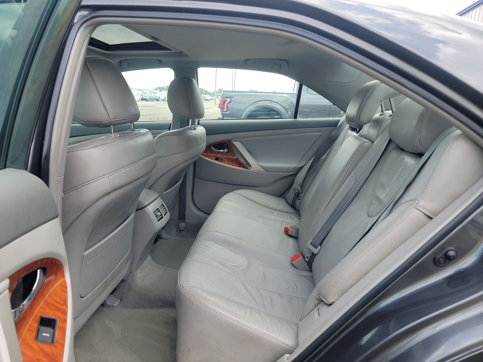 2010 Toyota Camry XLE FWD