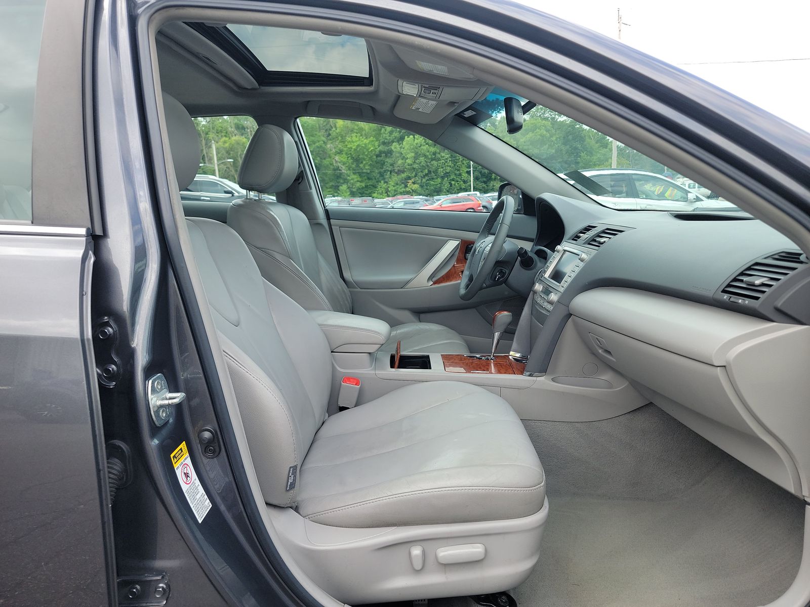 2010 Toyota Camry XLE FWD