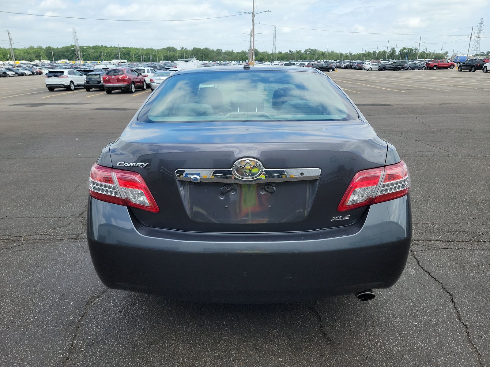 2010 Toyota Camry XLE FWD