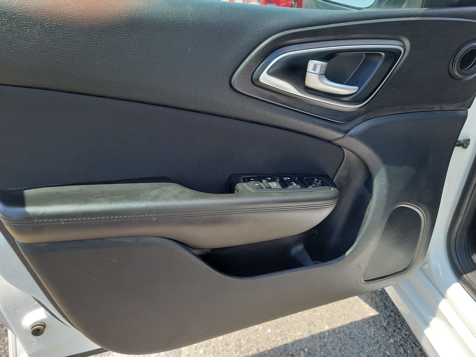 2017 Chrysler 200 LX FWD