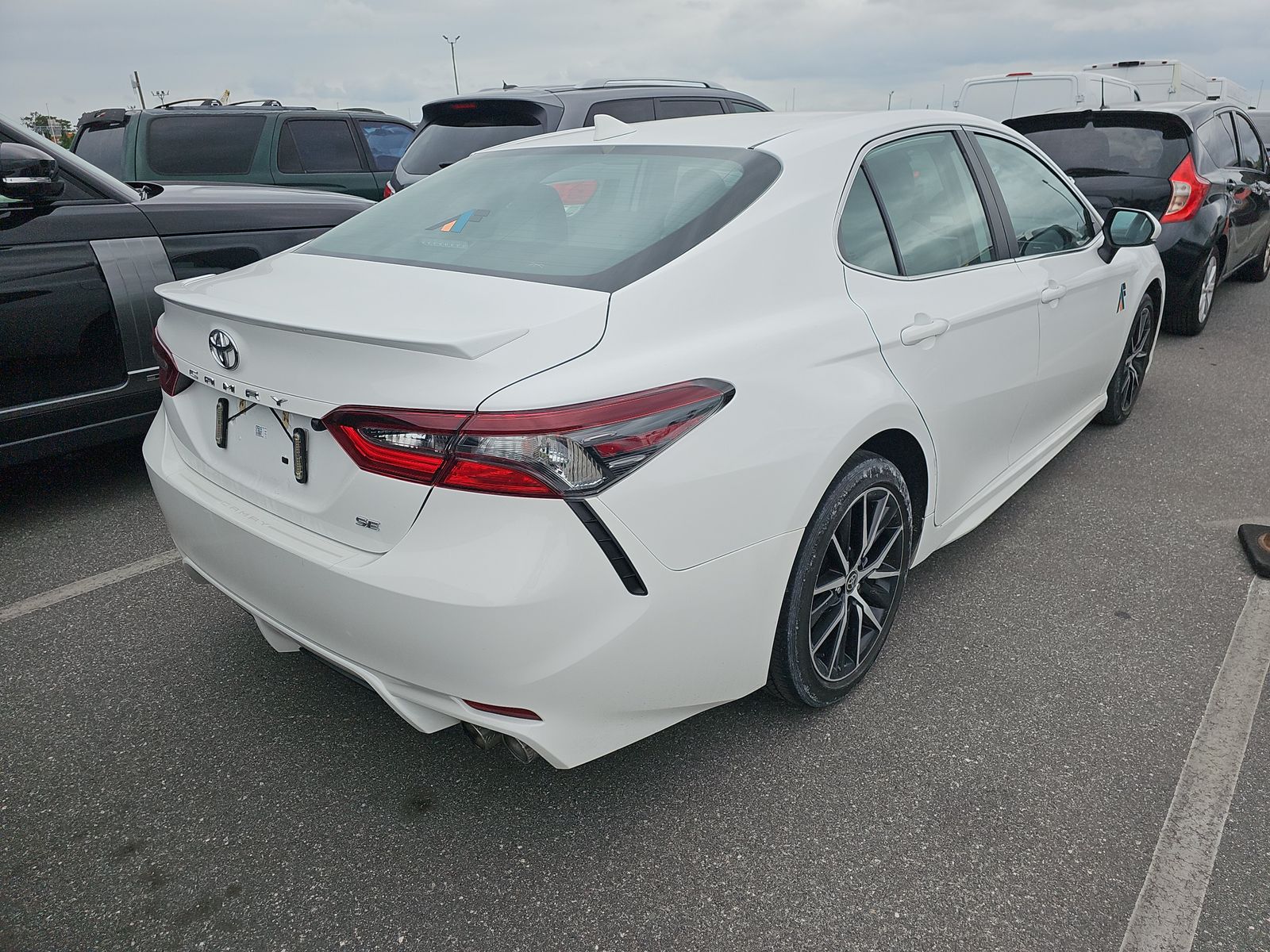 2021 Toyota Camry SE FWD