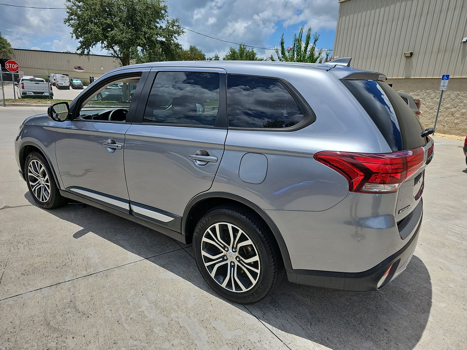 2018 Mitsubishi Outlander ES AWD