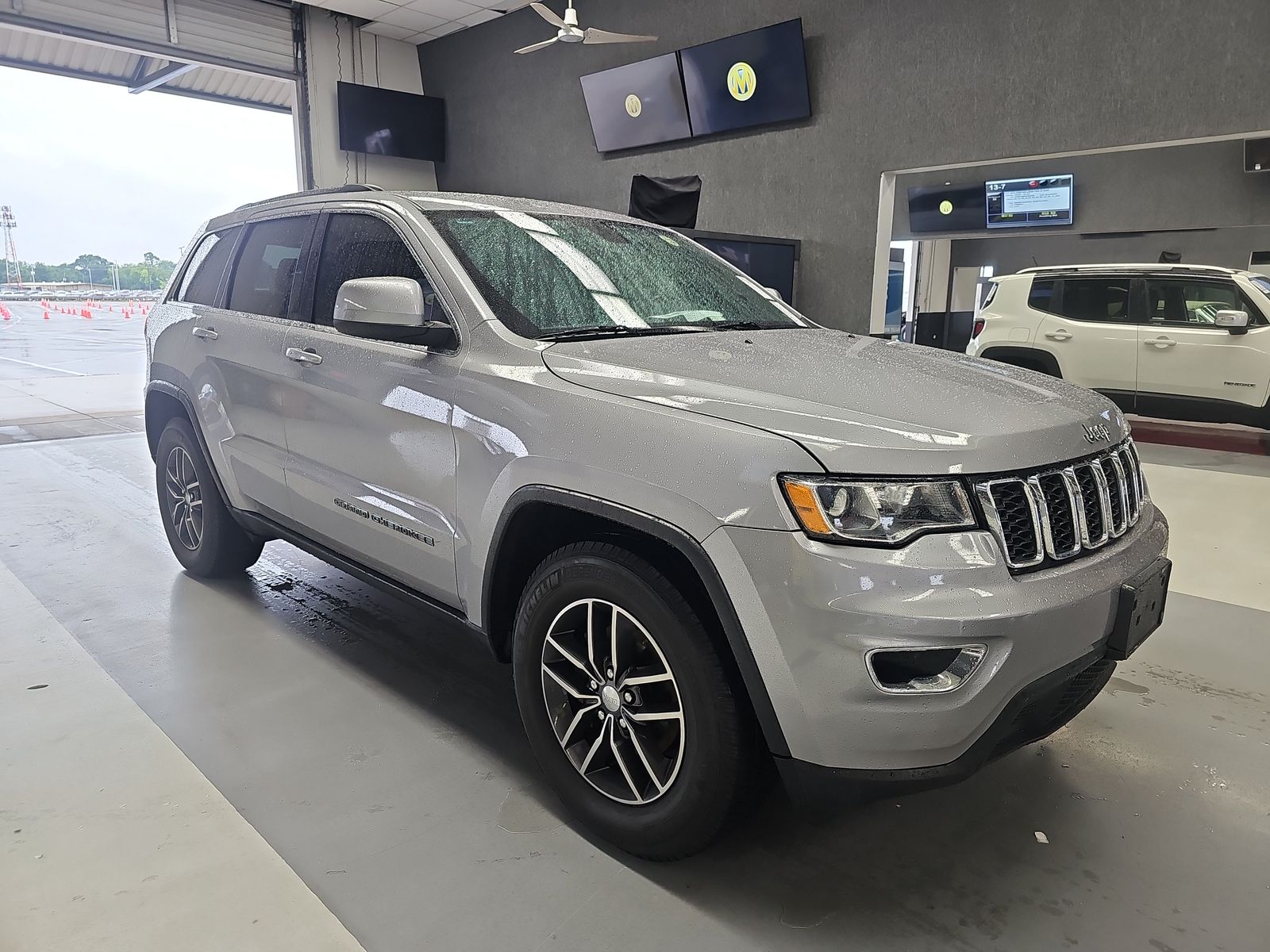 2018 Jeep Grand Cherokee Laredo E Edition RWD