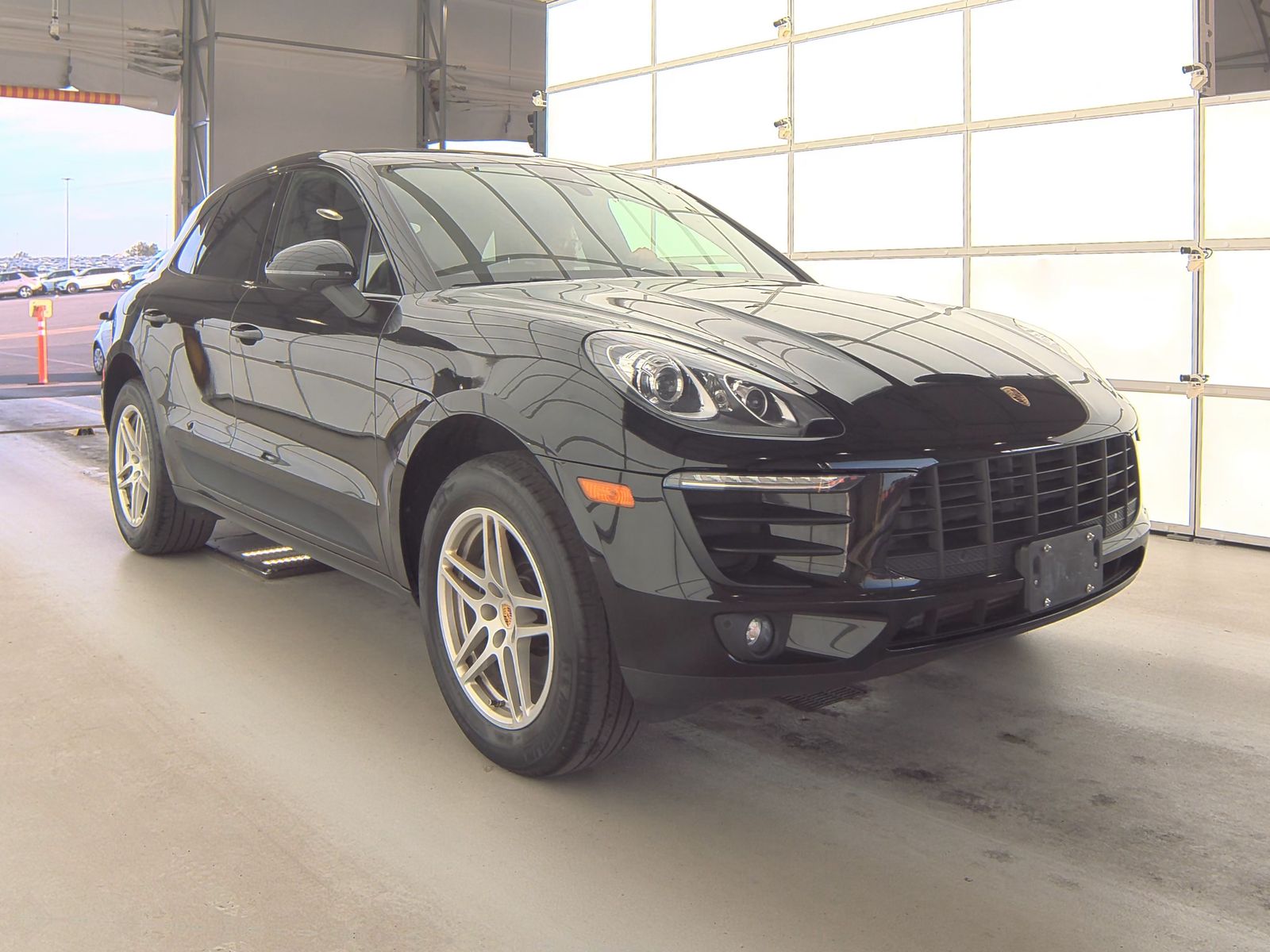 2018 Porsche Macan Base AWD