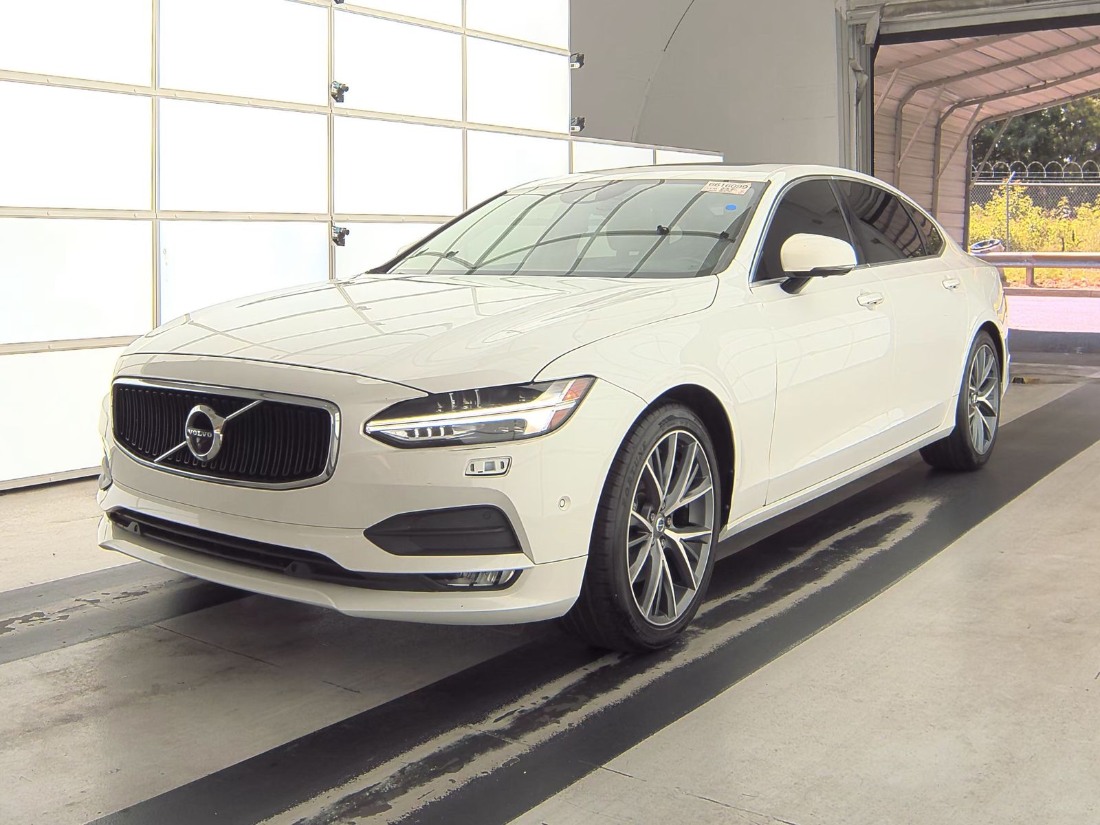 2018 Volvo S90 T5 Momentum FWD