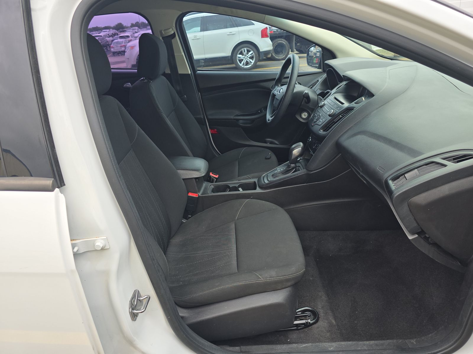 2017 Ford Focus SE FWD