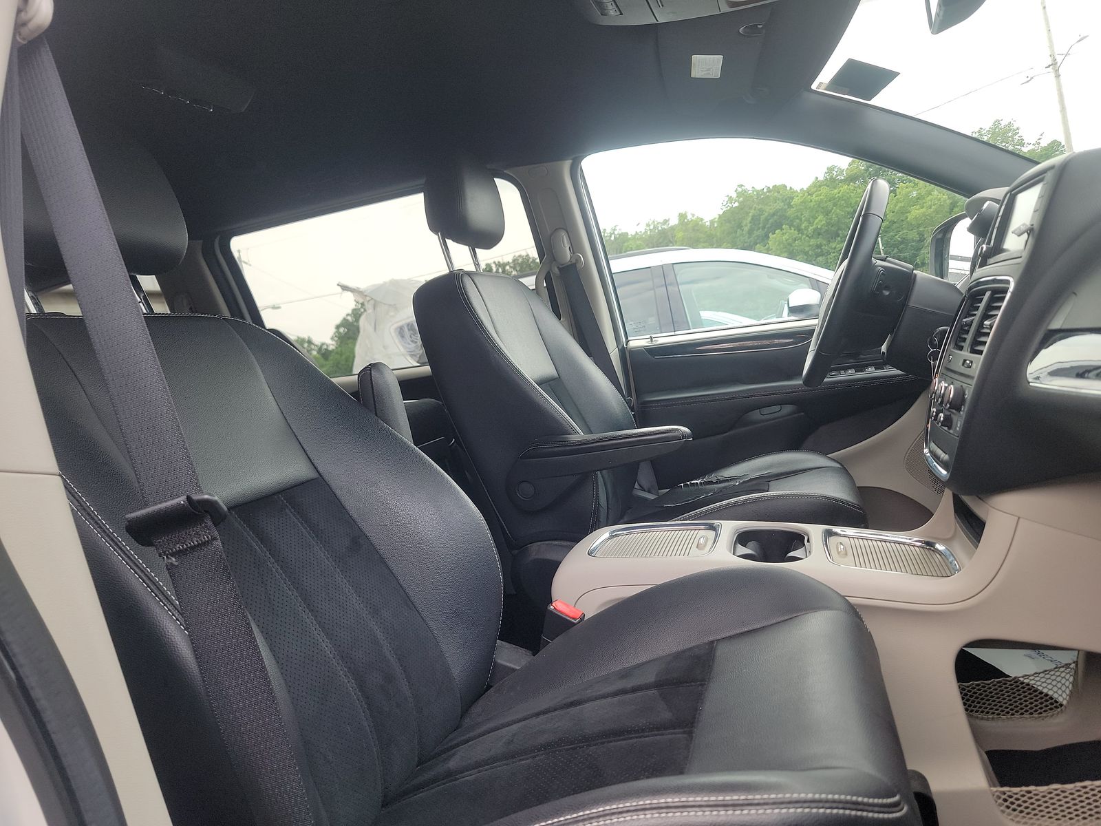 2017 Dodge Grand Caravan SXT FWD