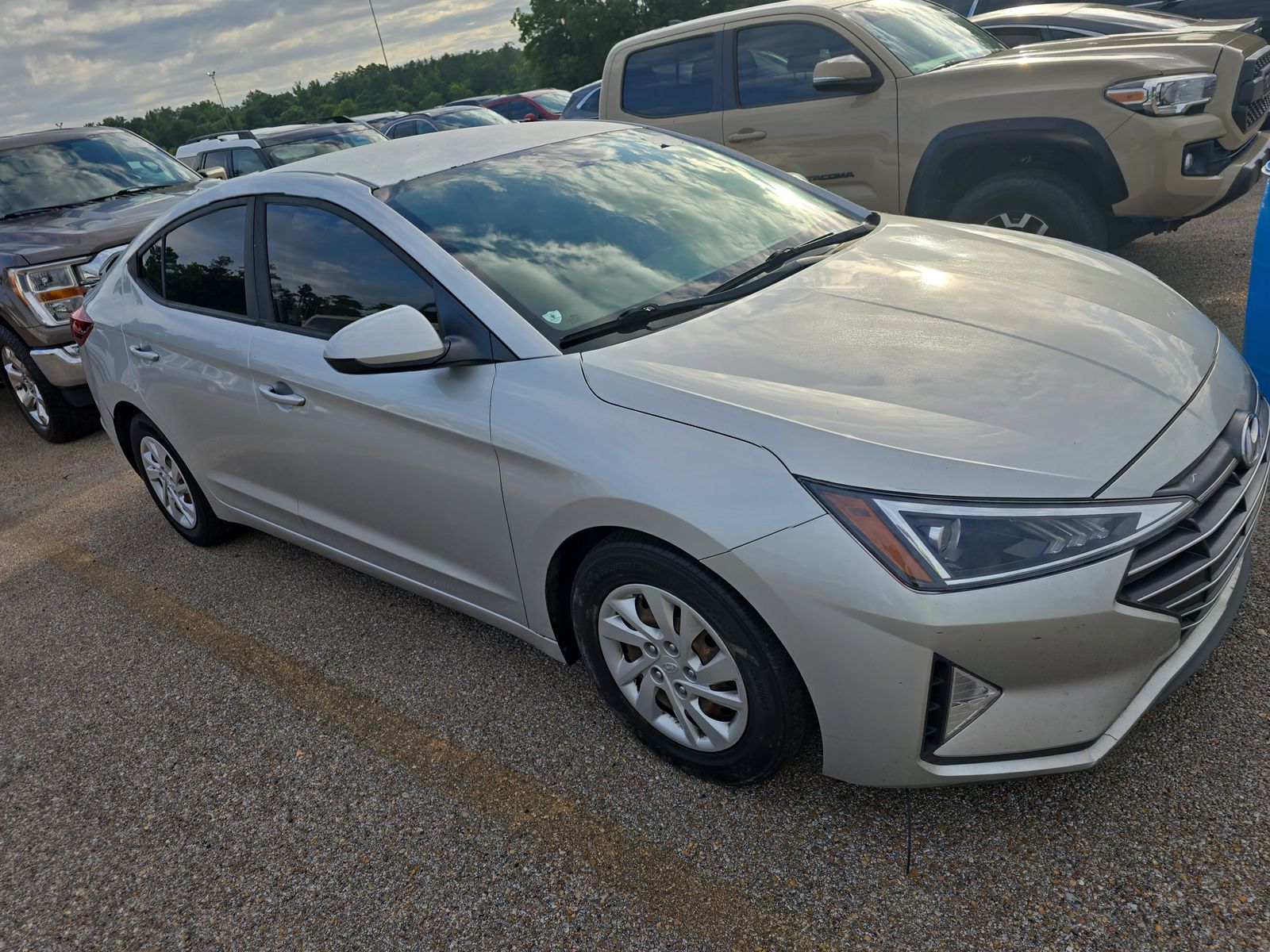 2019 Hyundai Elantra SE FWD