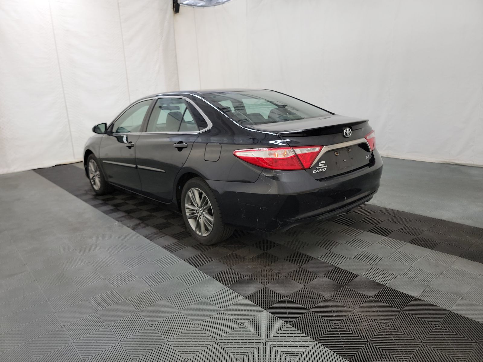 2017 Toyota Camry SE FWD