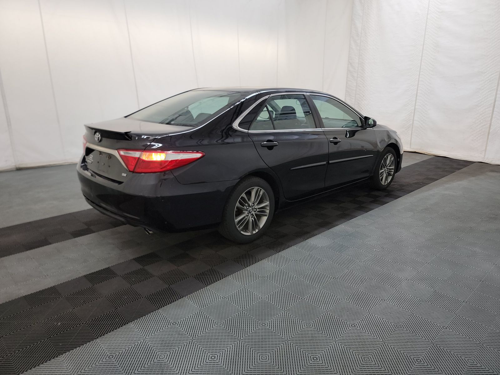 2017 Toyota Camry SE FWD