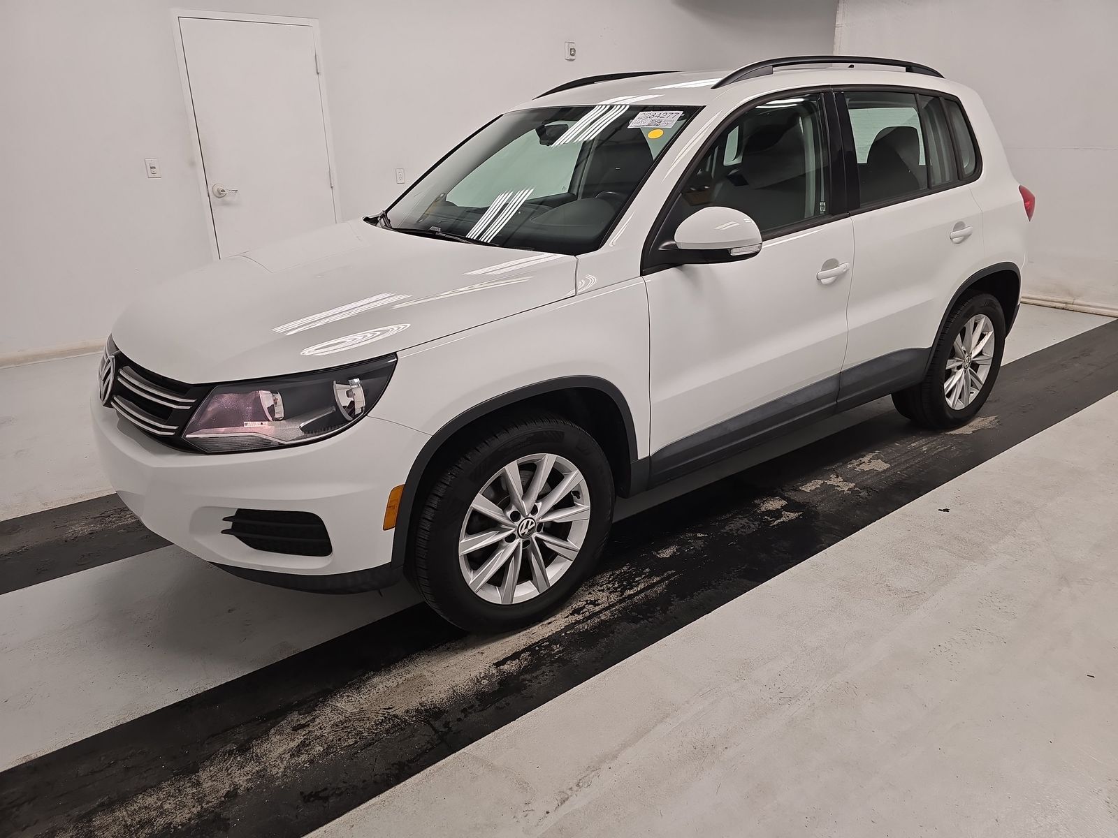 2017 Volkswagen Tiguan Limited 2.0T FWD