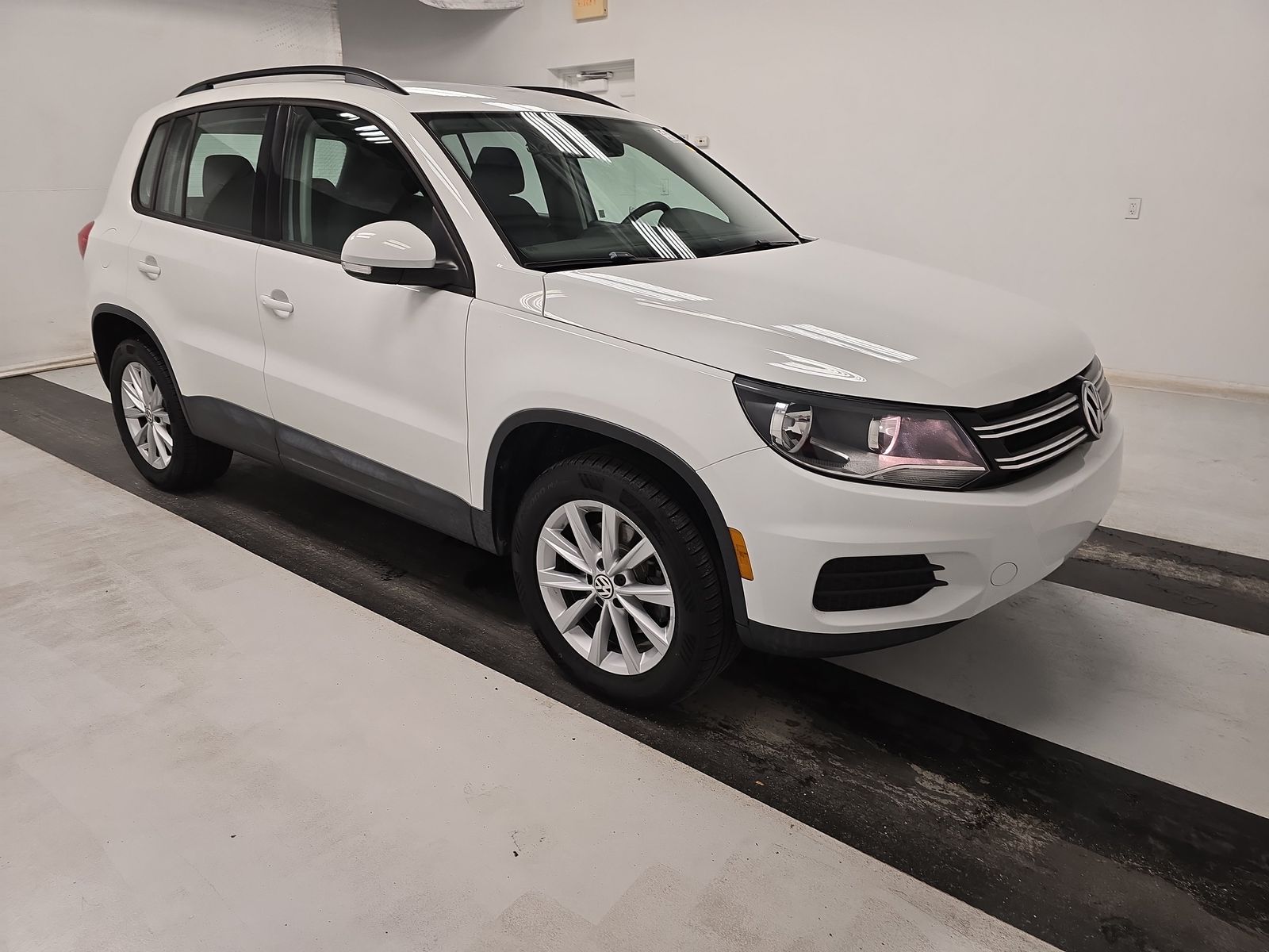 2017 Volkswagen Tiguan Limited 2.0T FWD