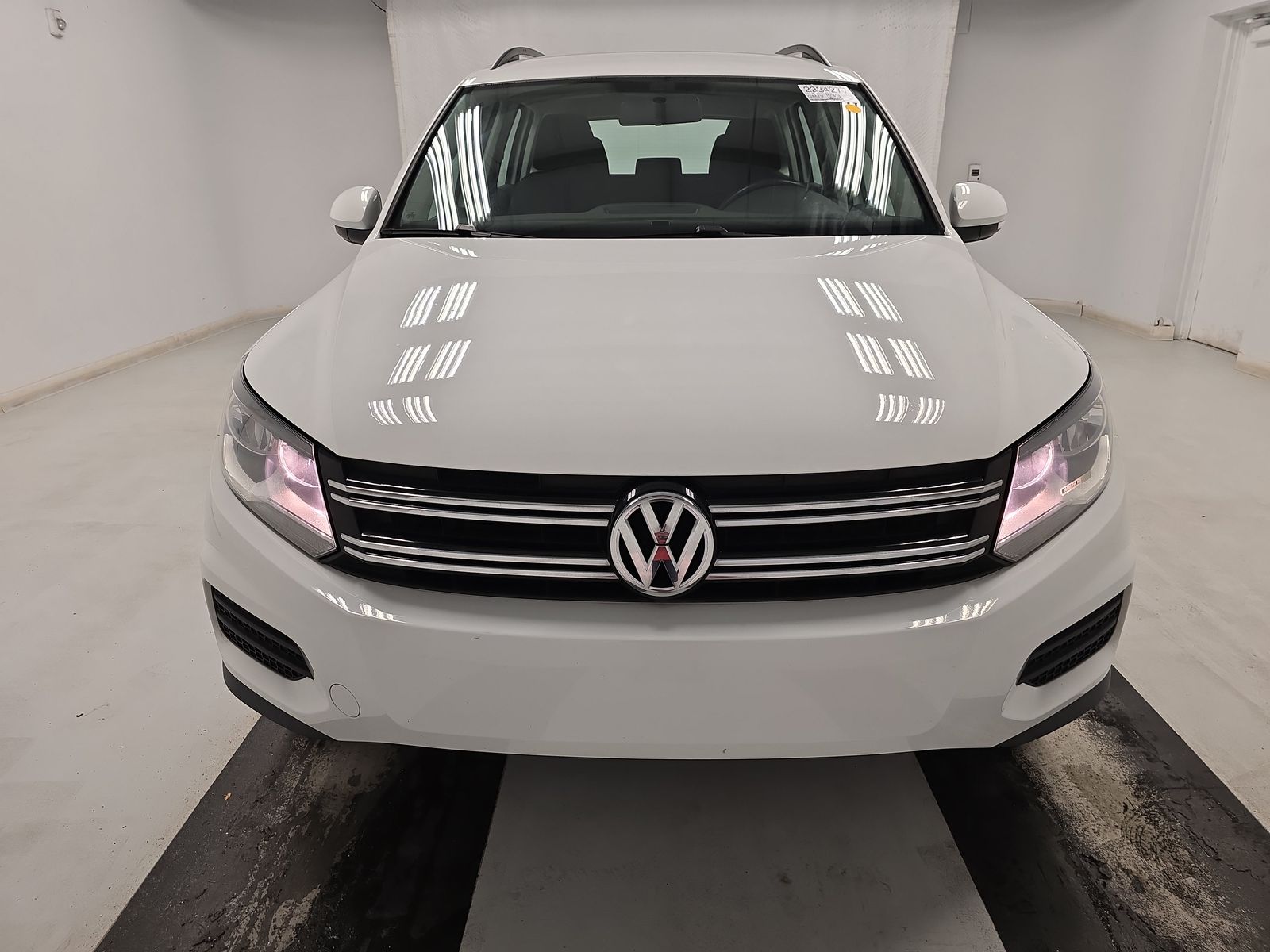 2017 Volkswagen Tiguan Limited 2.0T FWD