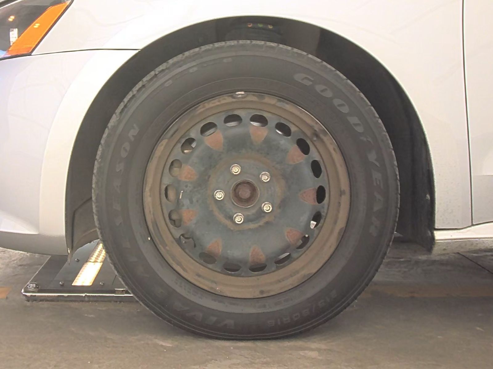 2013 Volkswagen Passat 2.5L S FWD