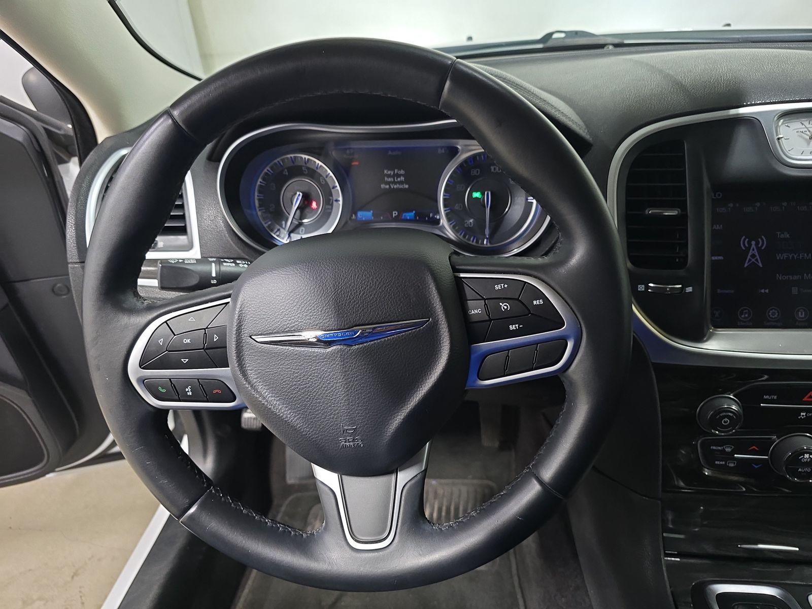 2017 Chrysler 300 Limited RWD