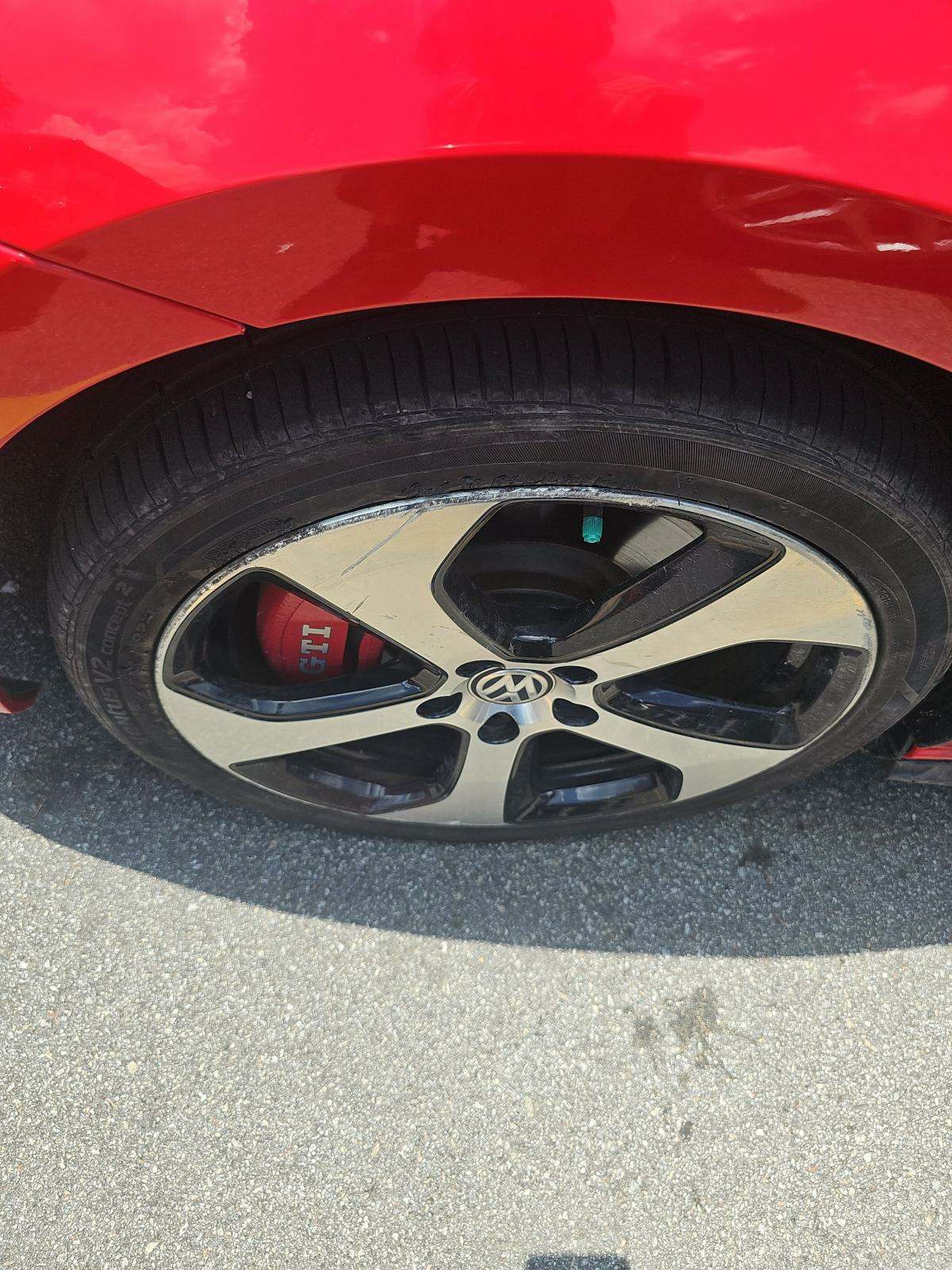 2016 Volkswagen Golf GTI 2.0T Autobahn FWD