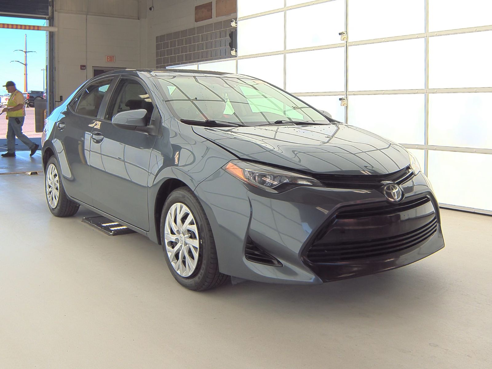 2018 Toyota Corolla LE FWD