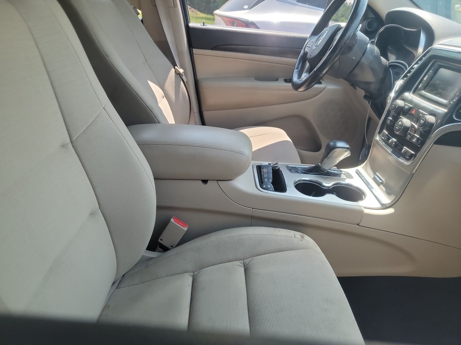 2017 Jeep Grand Cherokee Laredo AWD