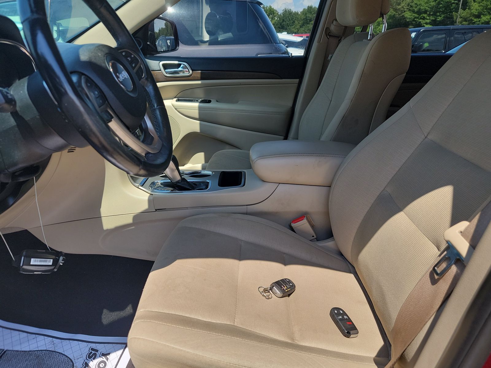 2017 Jeep Grand Cherokee Laredo AWD