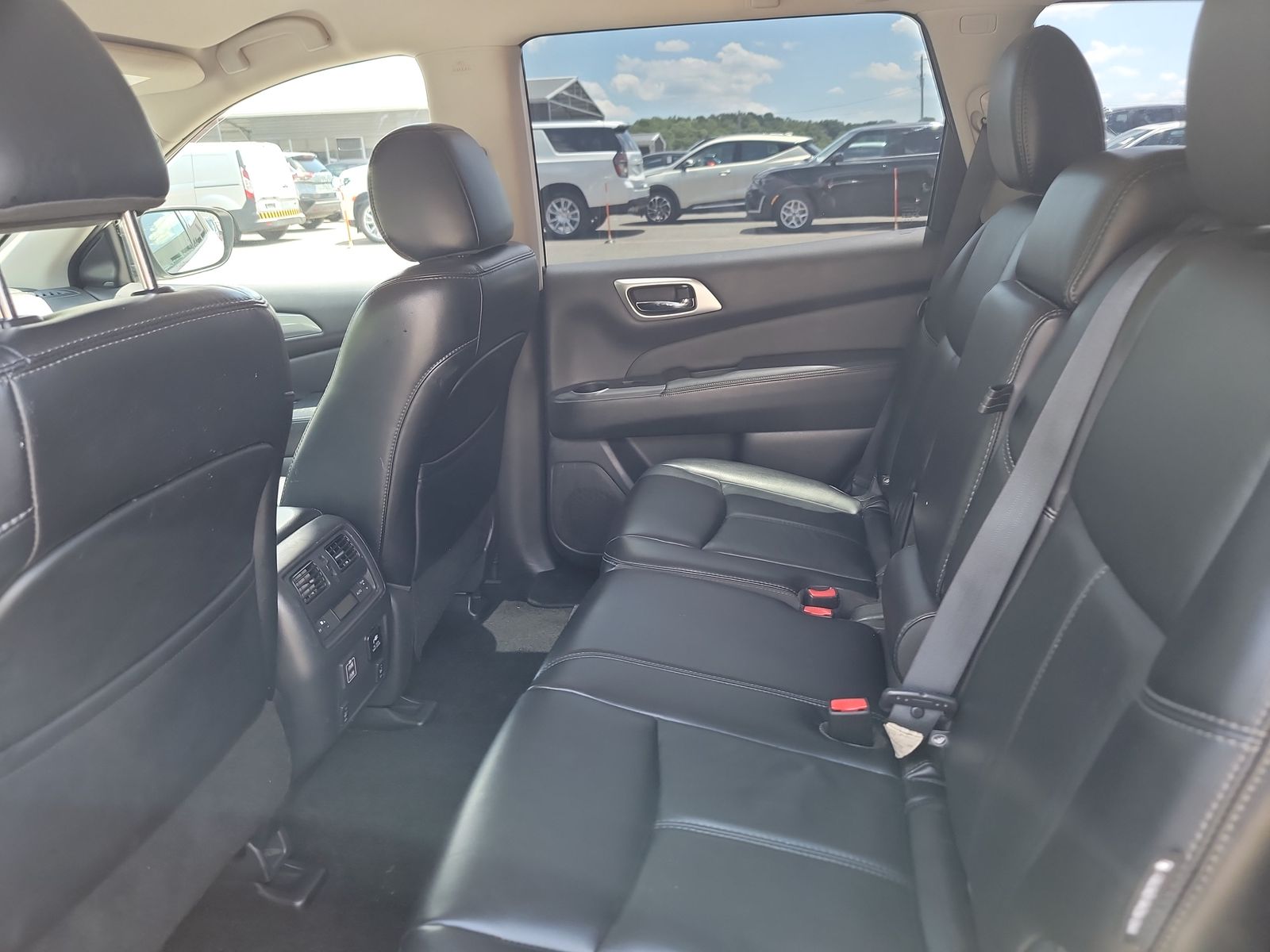2018 Nissan Pathfinder SL FWD