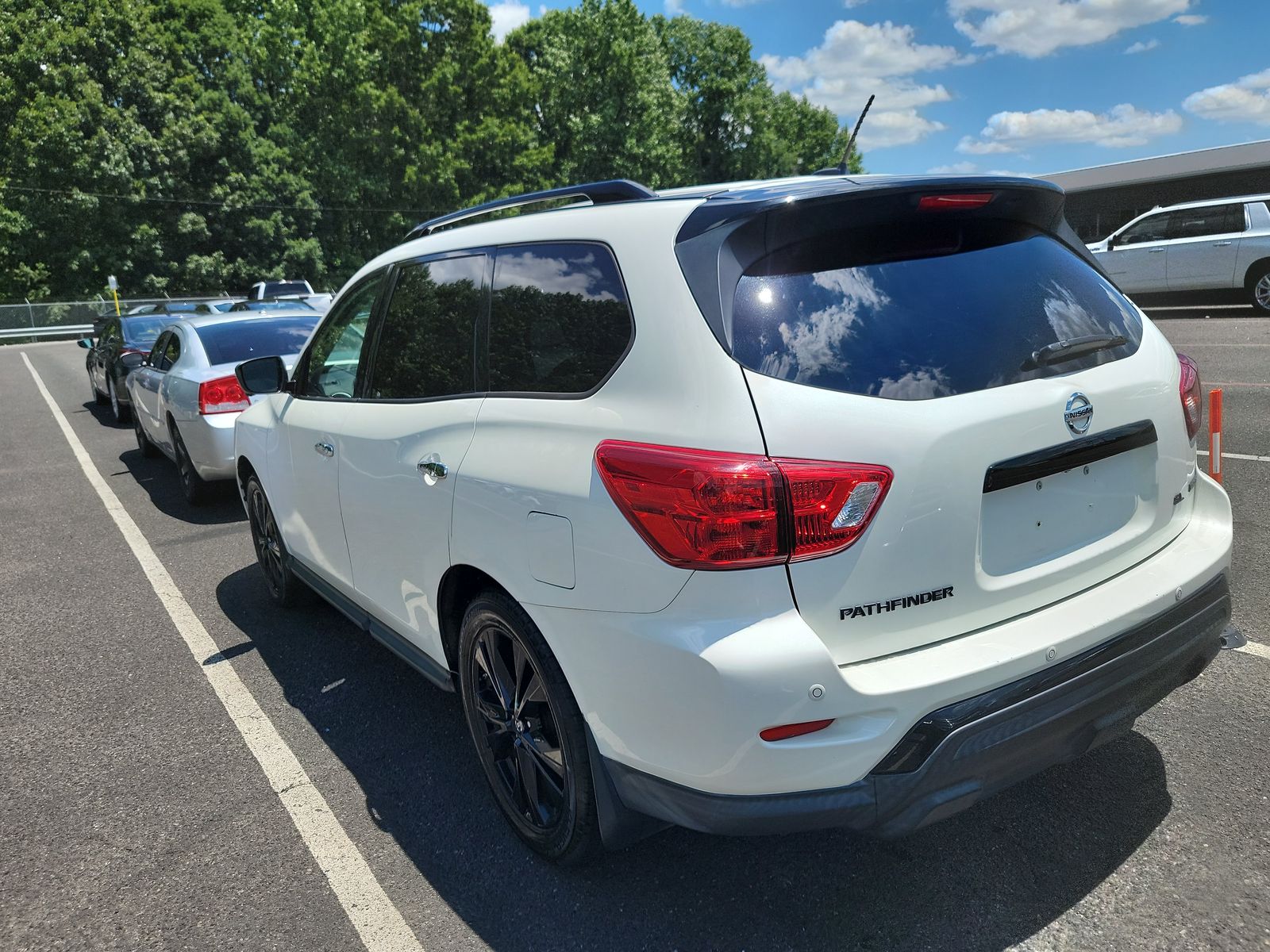 2018 Nissan Pathfinder SL FWD