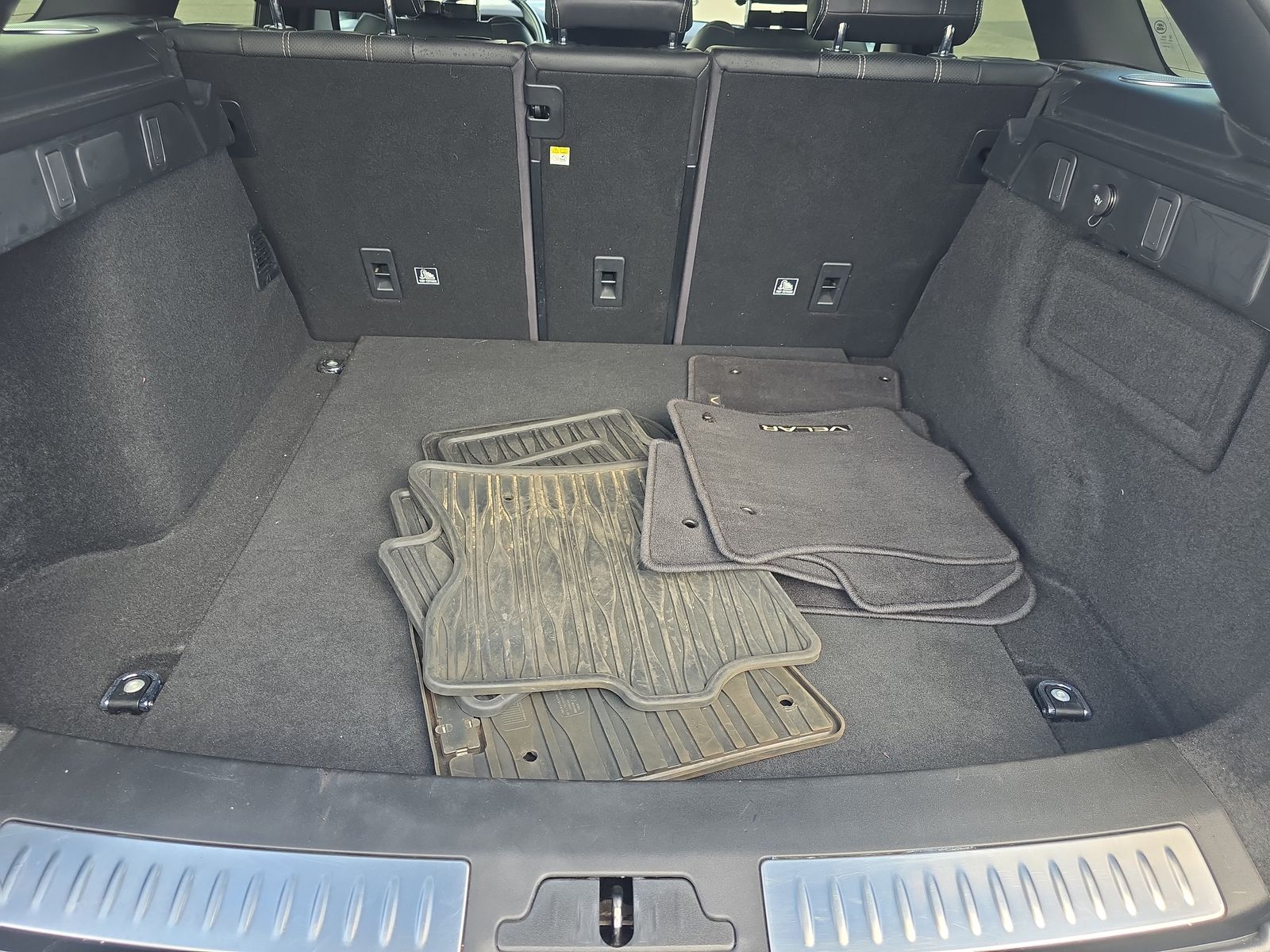 2018 Land Rover Range Rover Velar R-Dynamic SE AWD