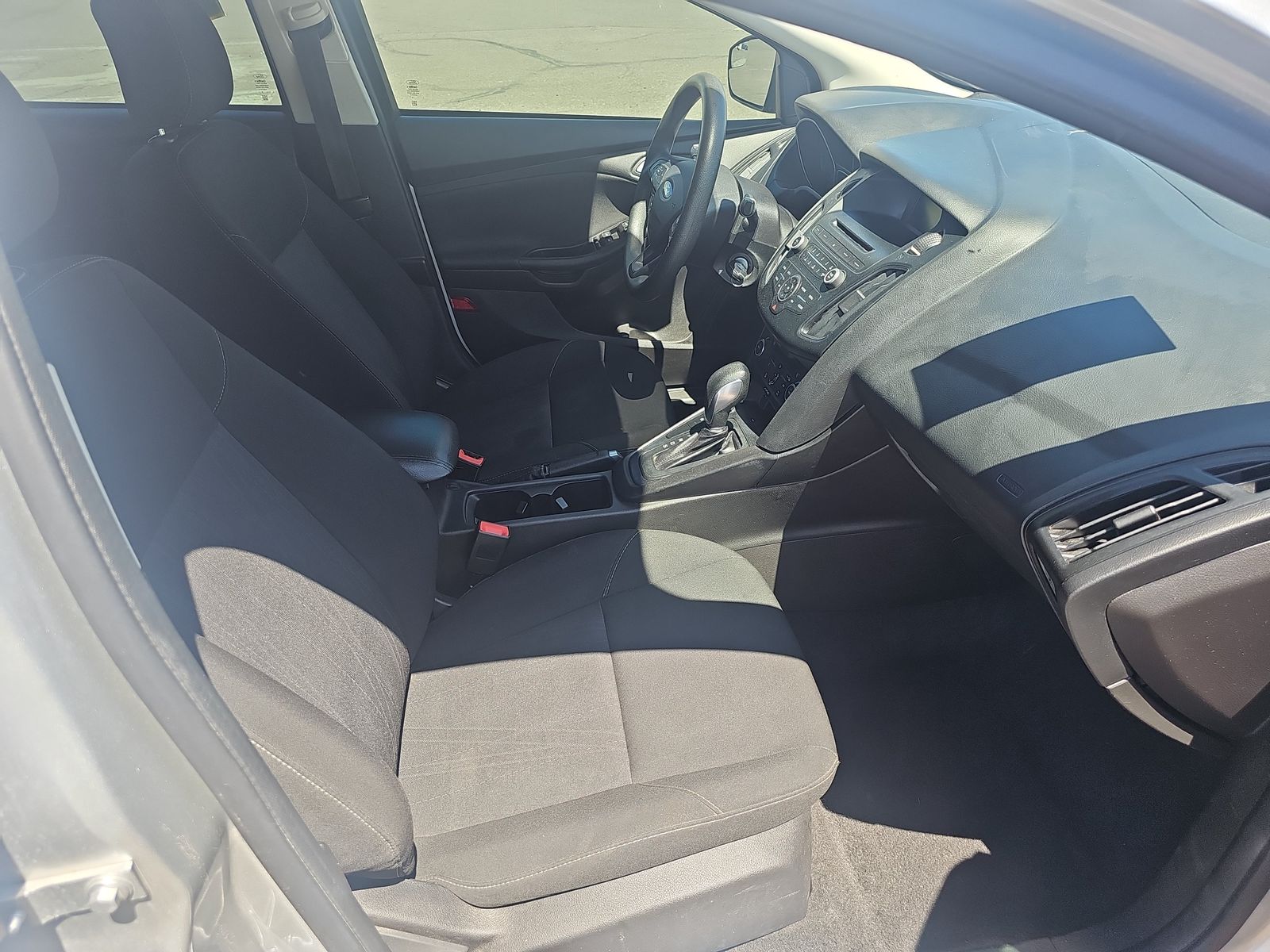 2017 Ford Focus SE FWD