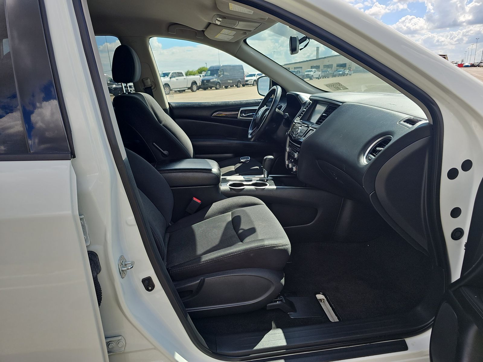 2019 Nissan Pathfinder SV FWD