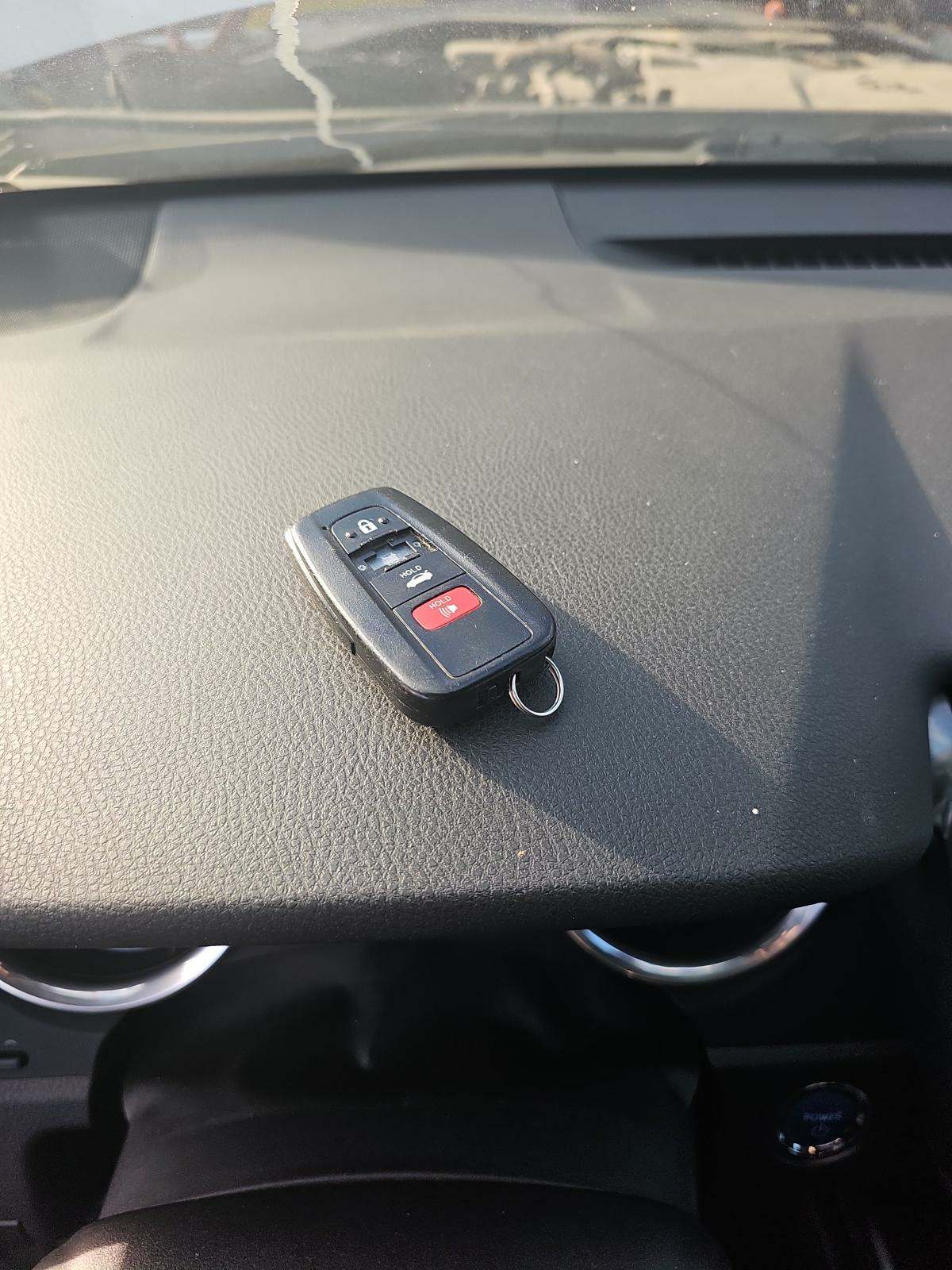 2020 Toyota Camry Hybrid SE FWD