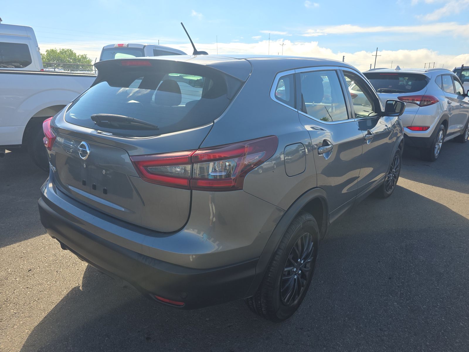 2020 Nissan Rogue Sport S FWD