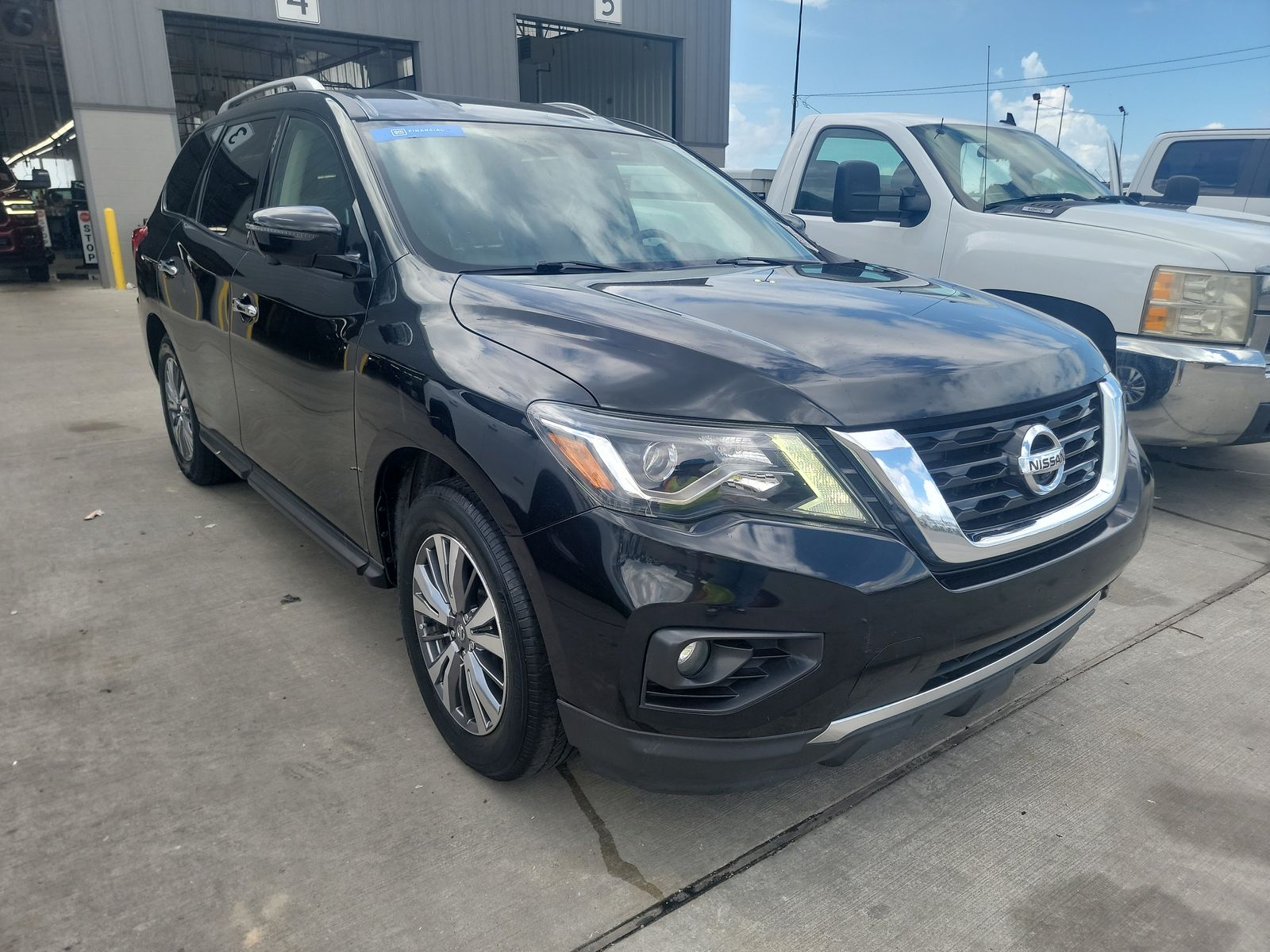 2019 Nissan Pathfinder SL FWD