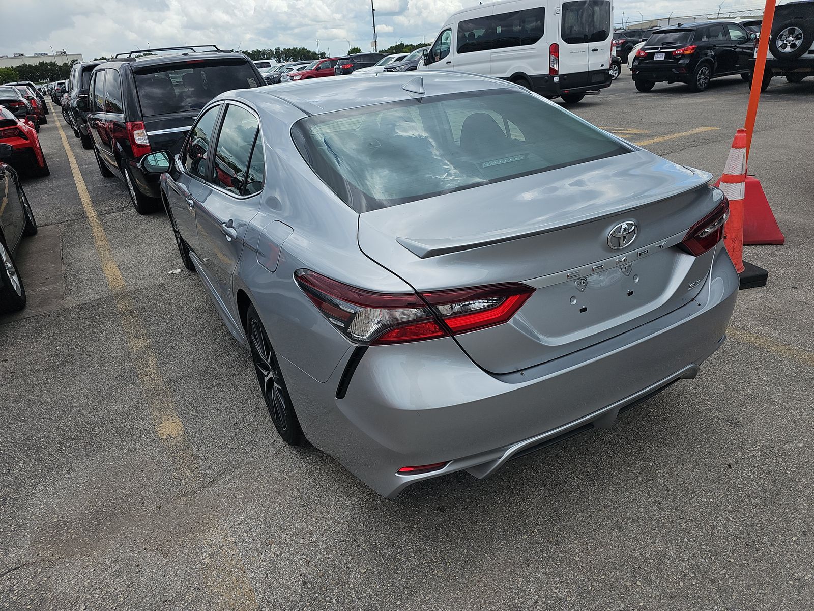 2022 Toyota Camry SE FWD