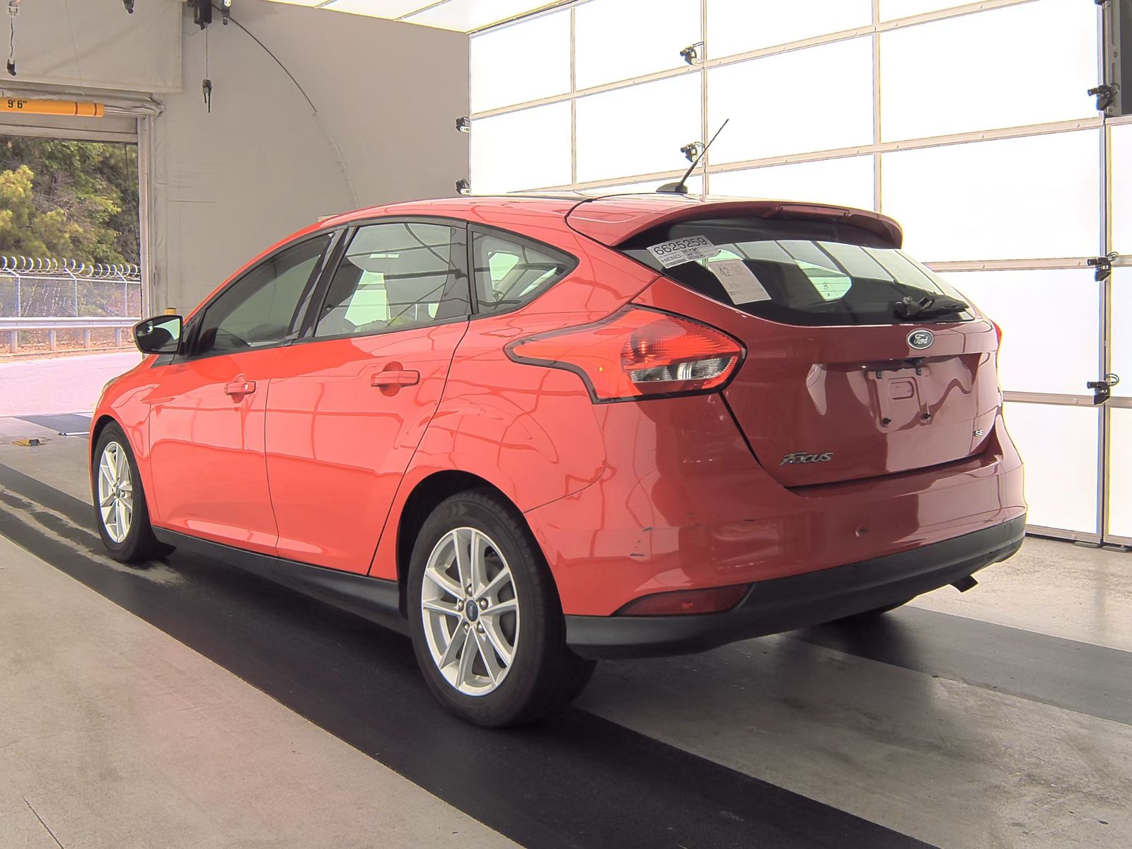 2017 Ford Focus SE FWD