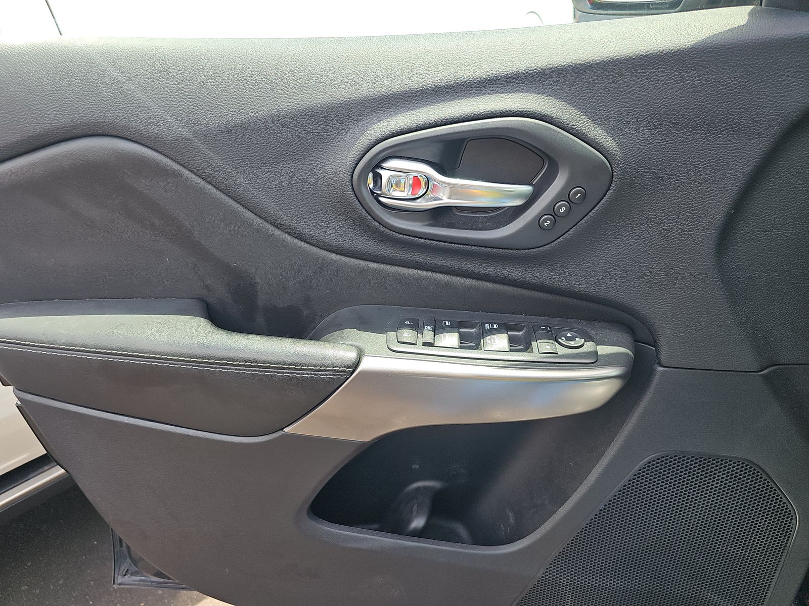 2019 Jeep Cherokee Limited FWD