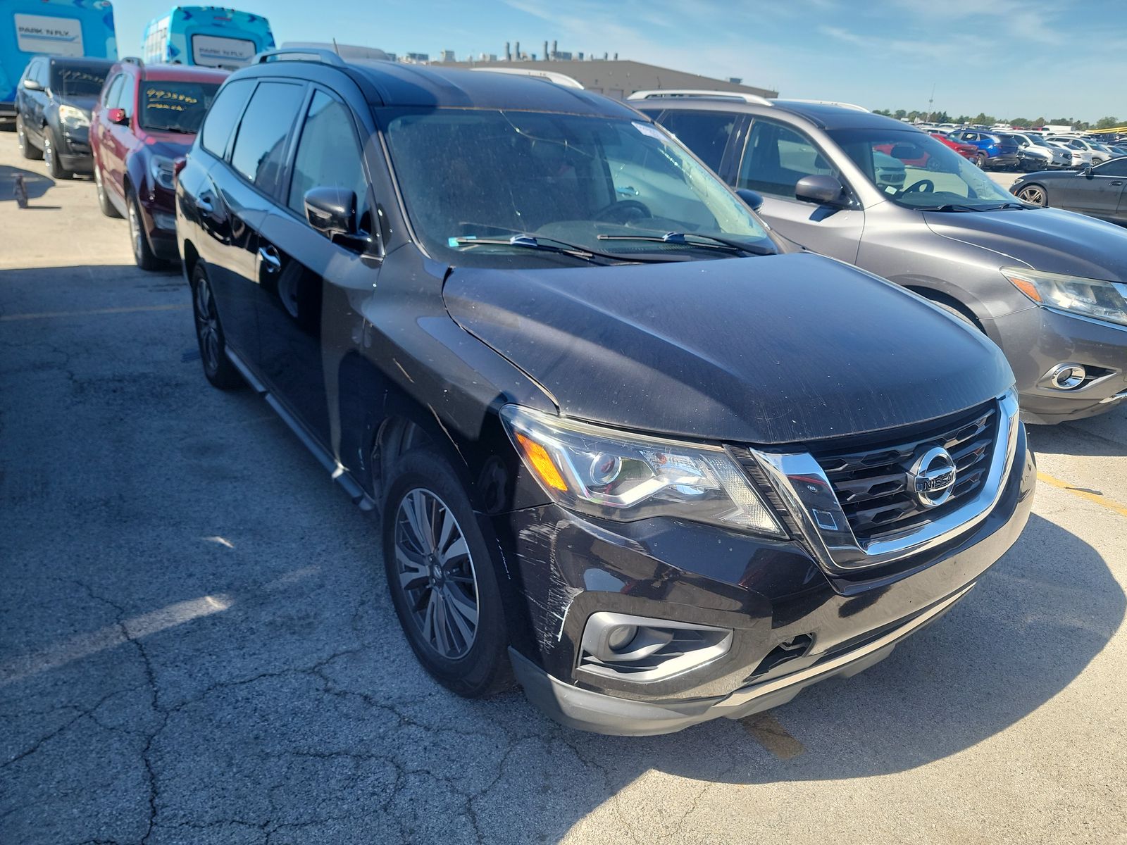 2017 Nissan Pathfinder SV FWD