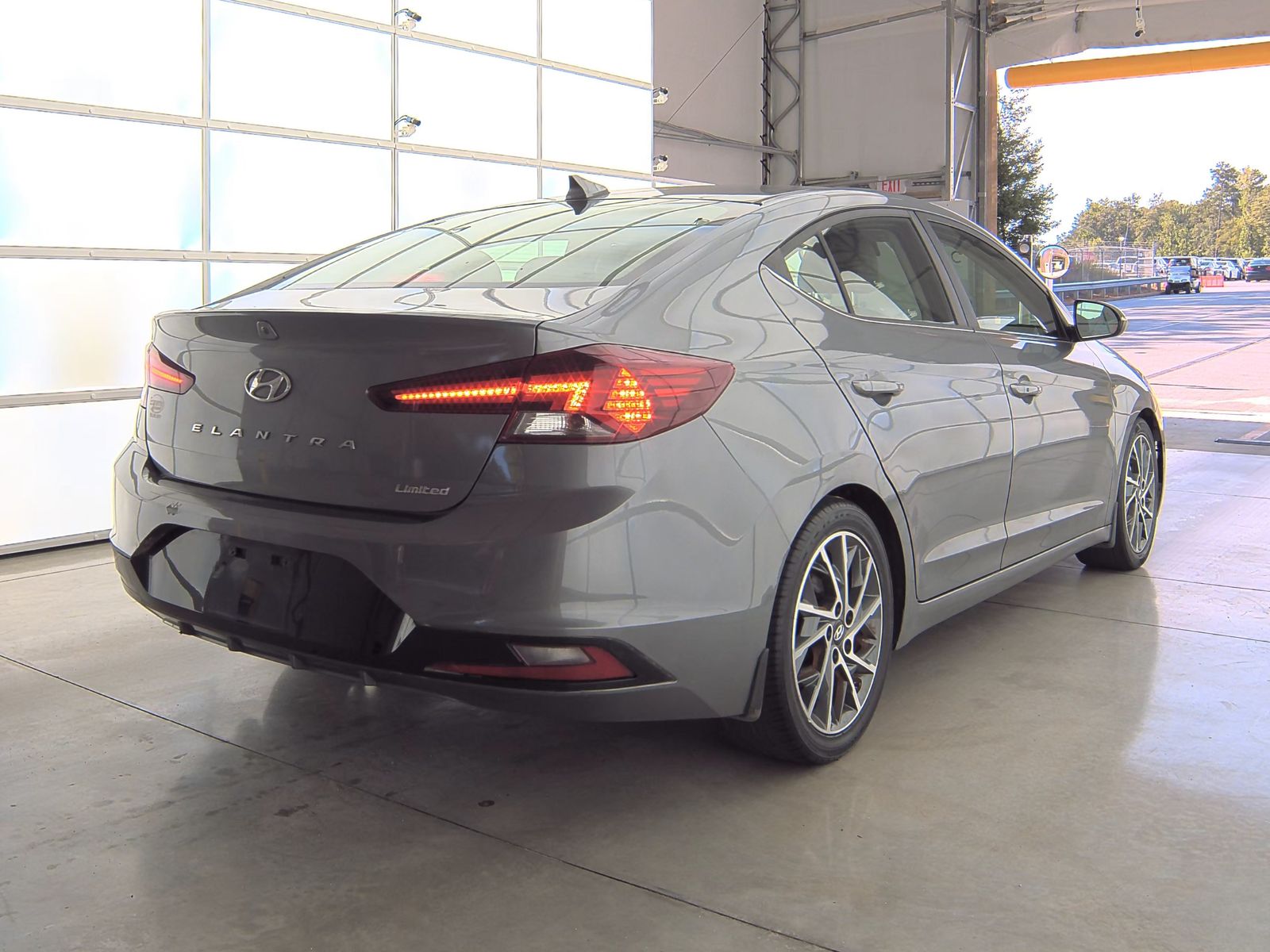 2019 Hyundai Elantra Limited FWD