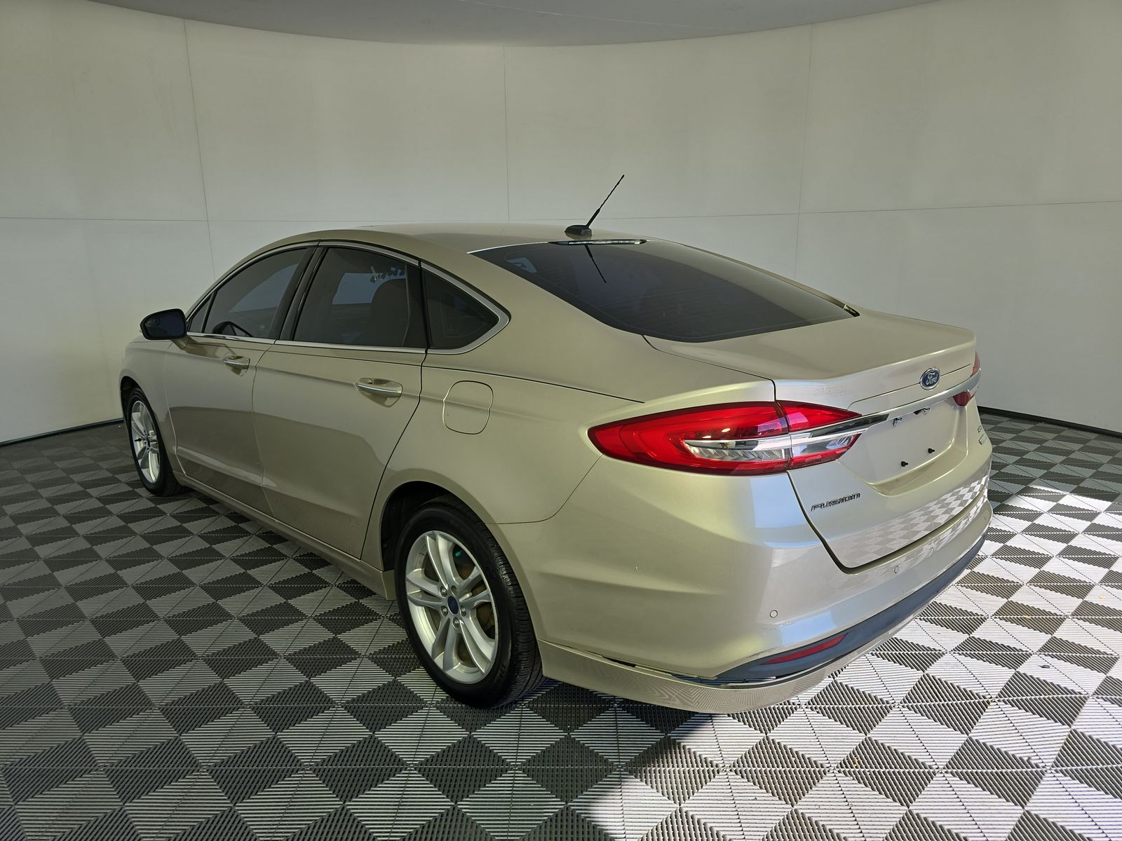 2018 Ford Fusion SE FWD