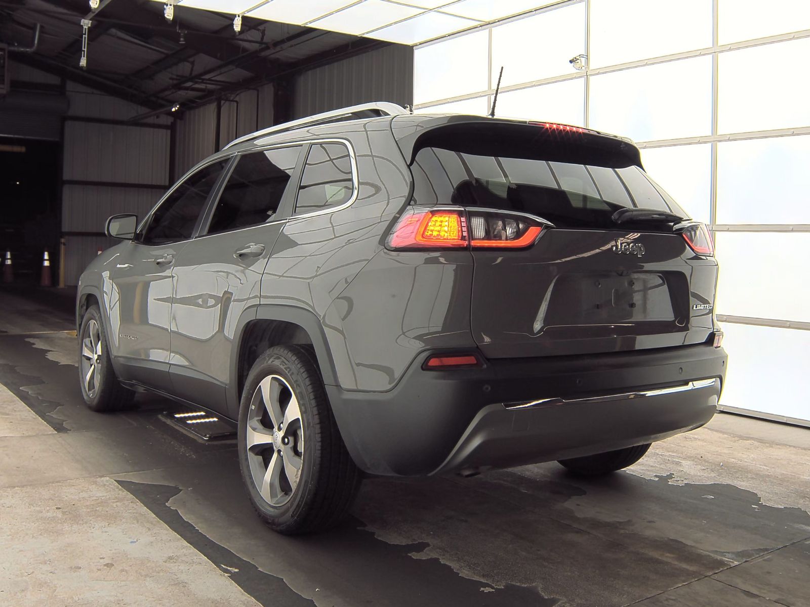 2020 Jeep Cherokee Limited FWD