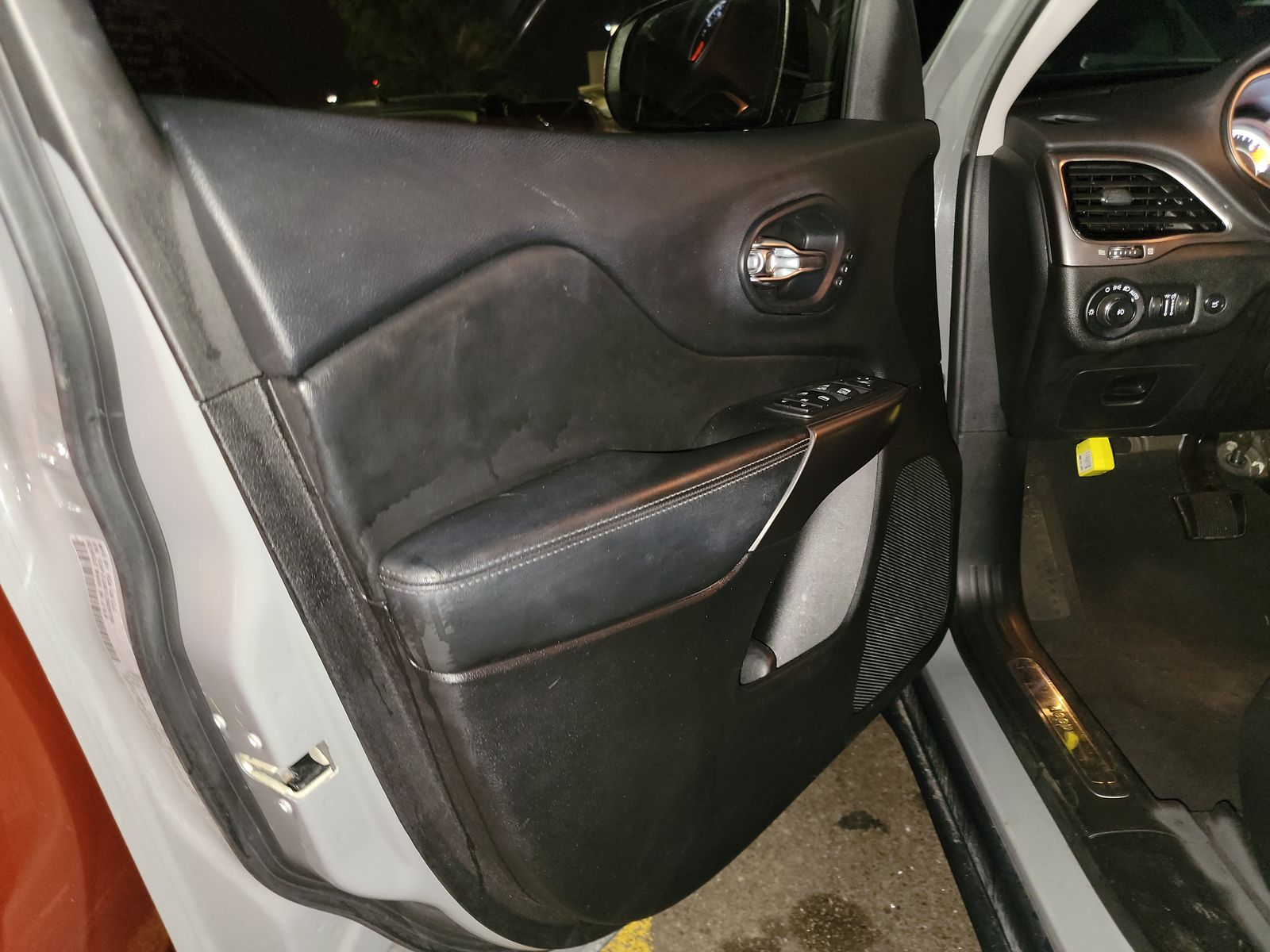 2020 Jeep Cherokee Limited FWD