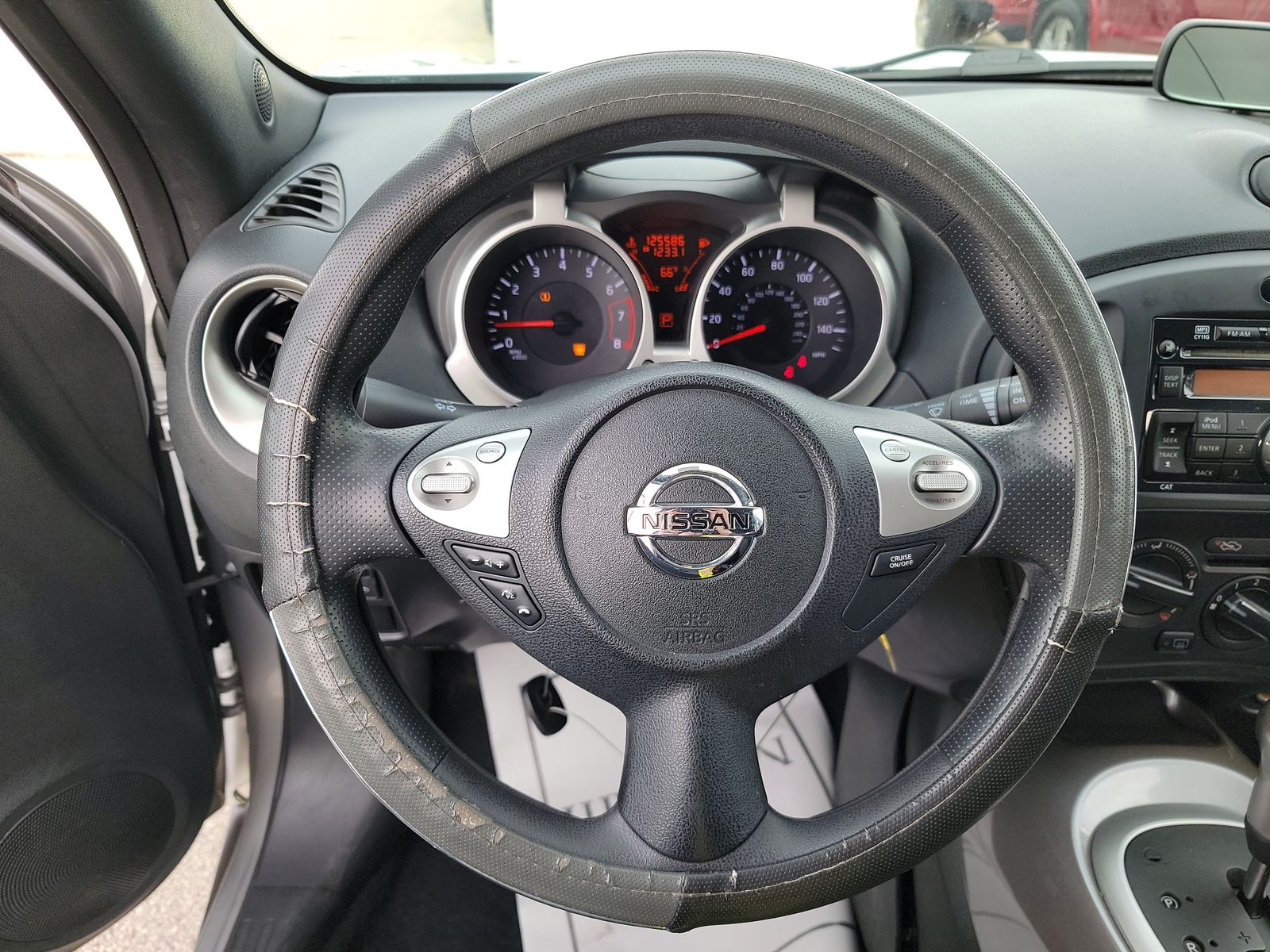 2011 Nissan JUKE S FWD