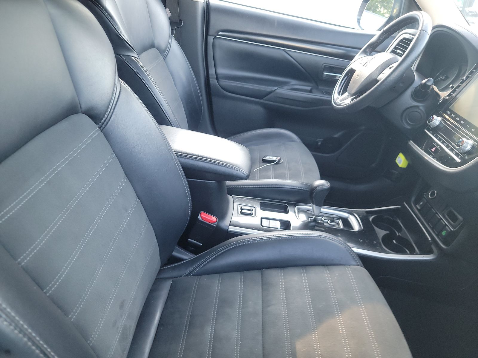 2020 Mitsubishi Outlander SE FWD