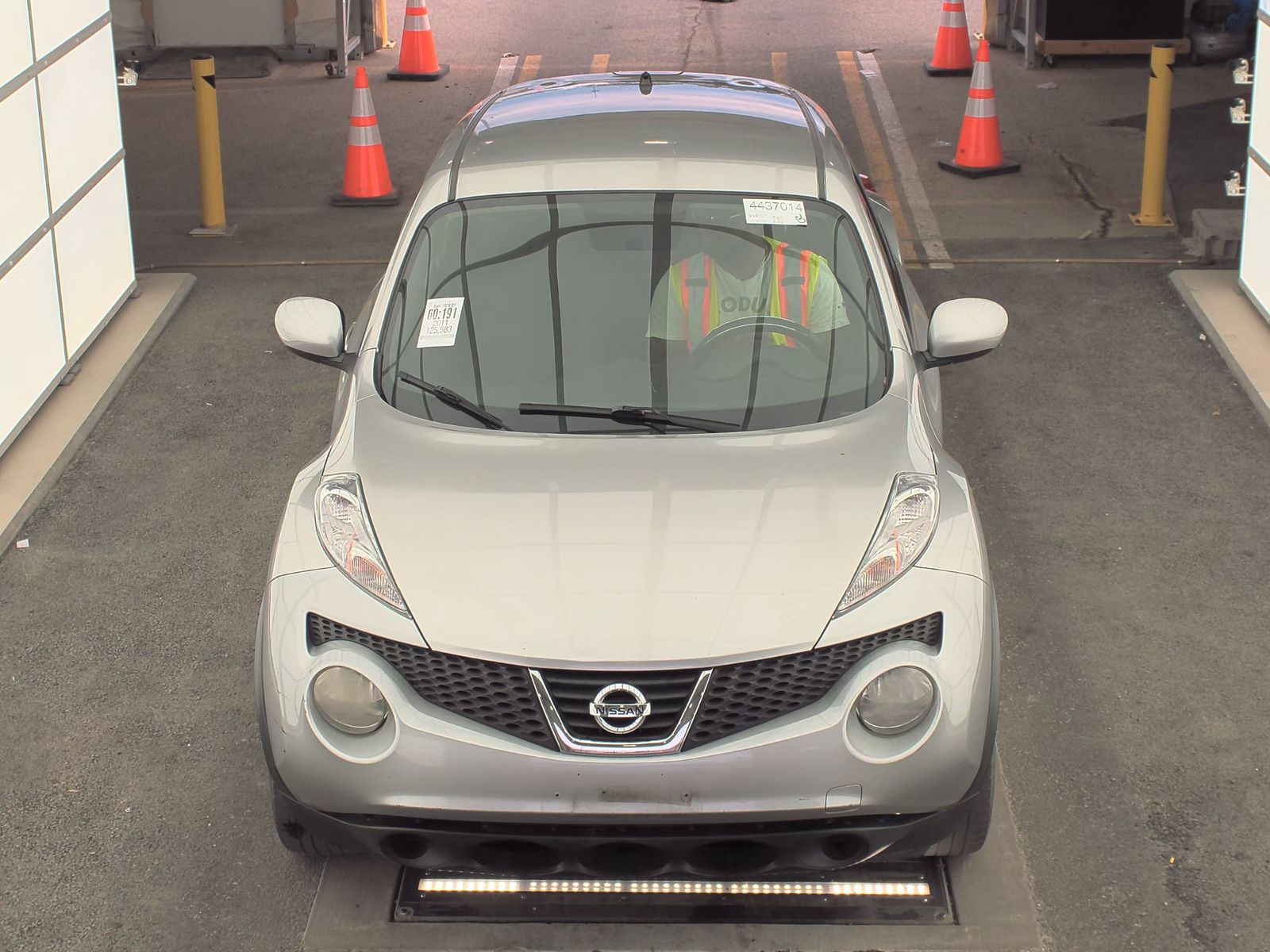 2011 Nissan JUKE S FWD