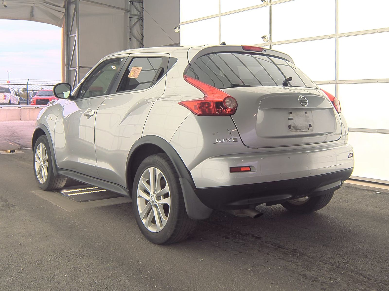 2011 Nissan JUKE S FWD