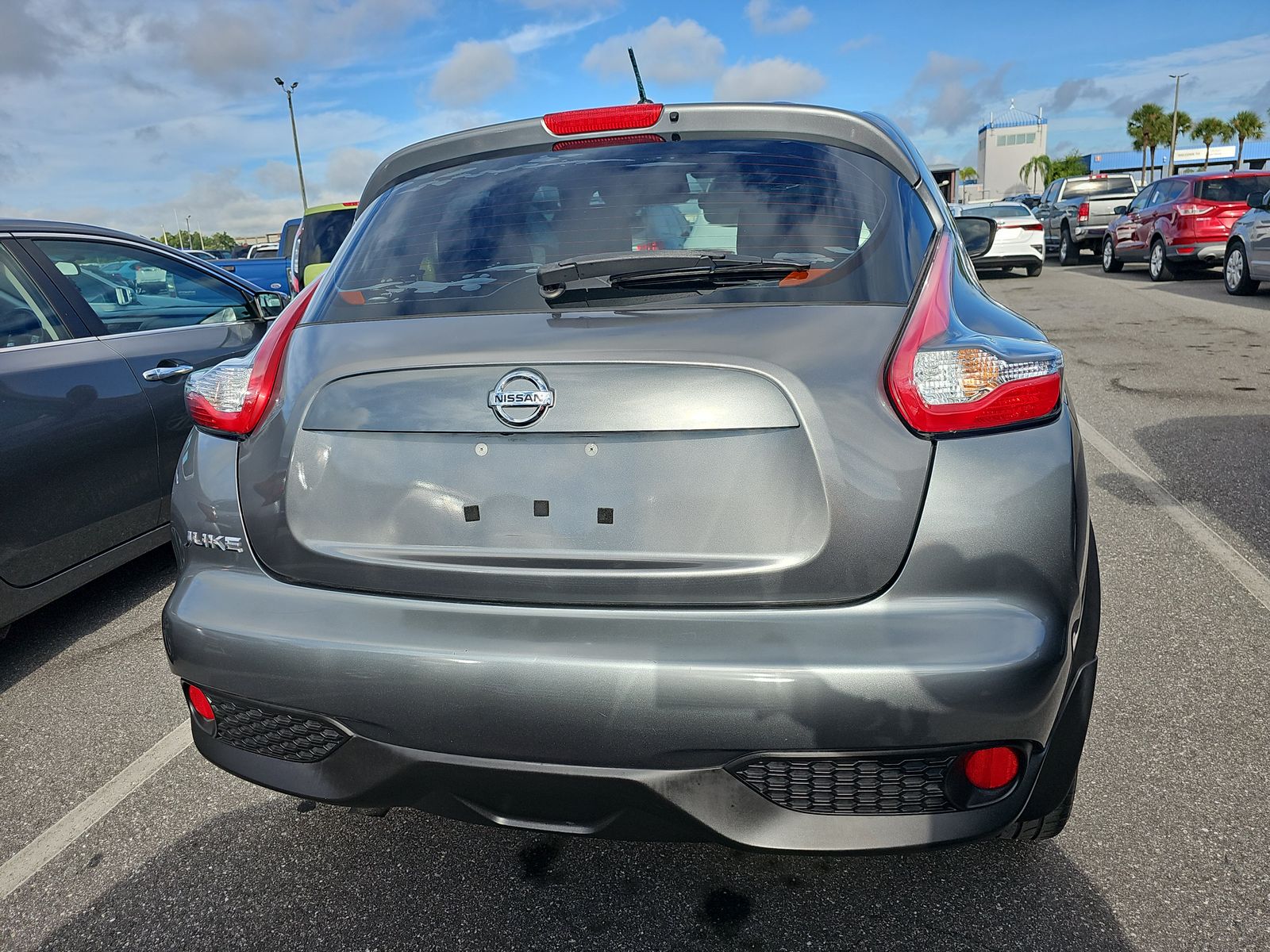 2016 Nissan JUKE S FWD