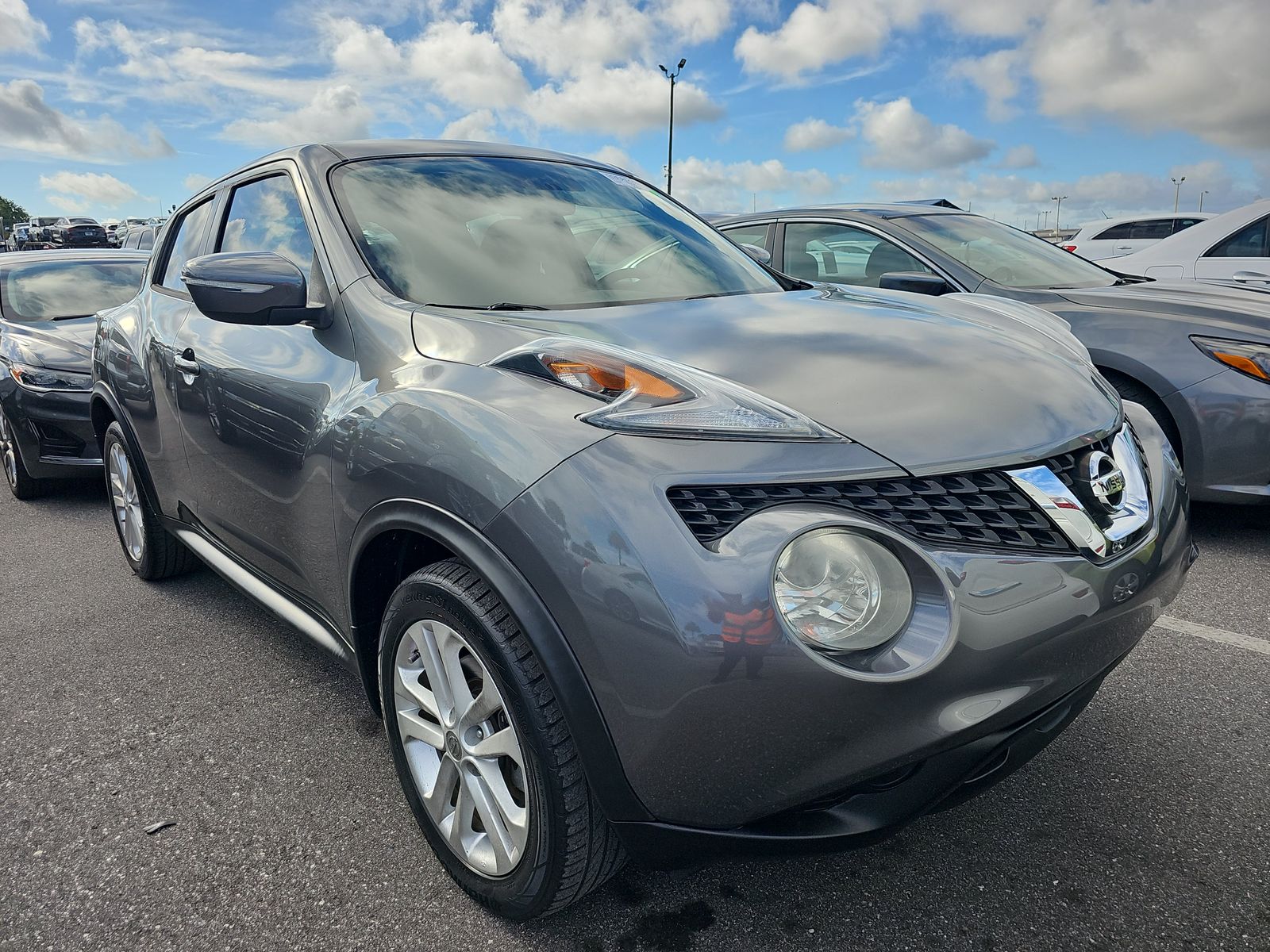 2016 Nissan JUKE S FWD