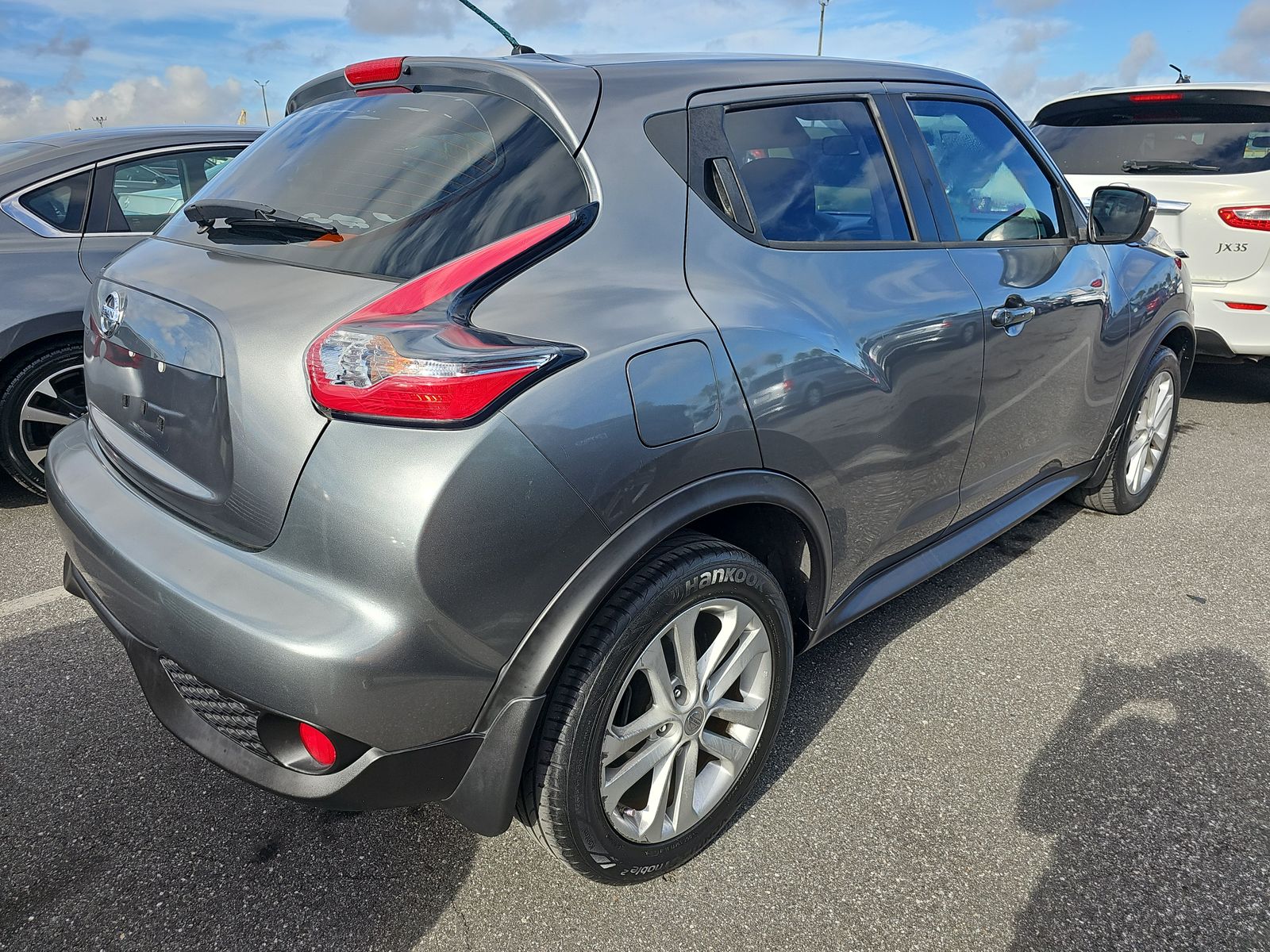 2016 Nissan JUKE S FWD