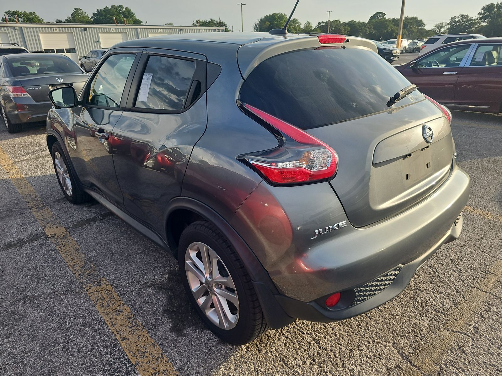 2015 Nissan JUKE SV FWD