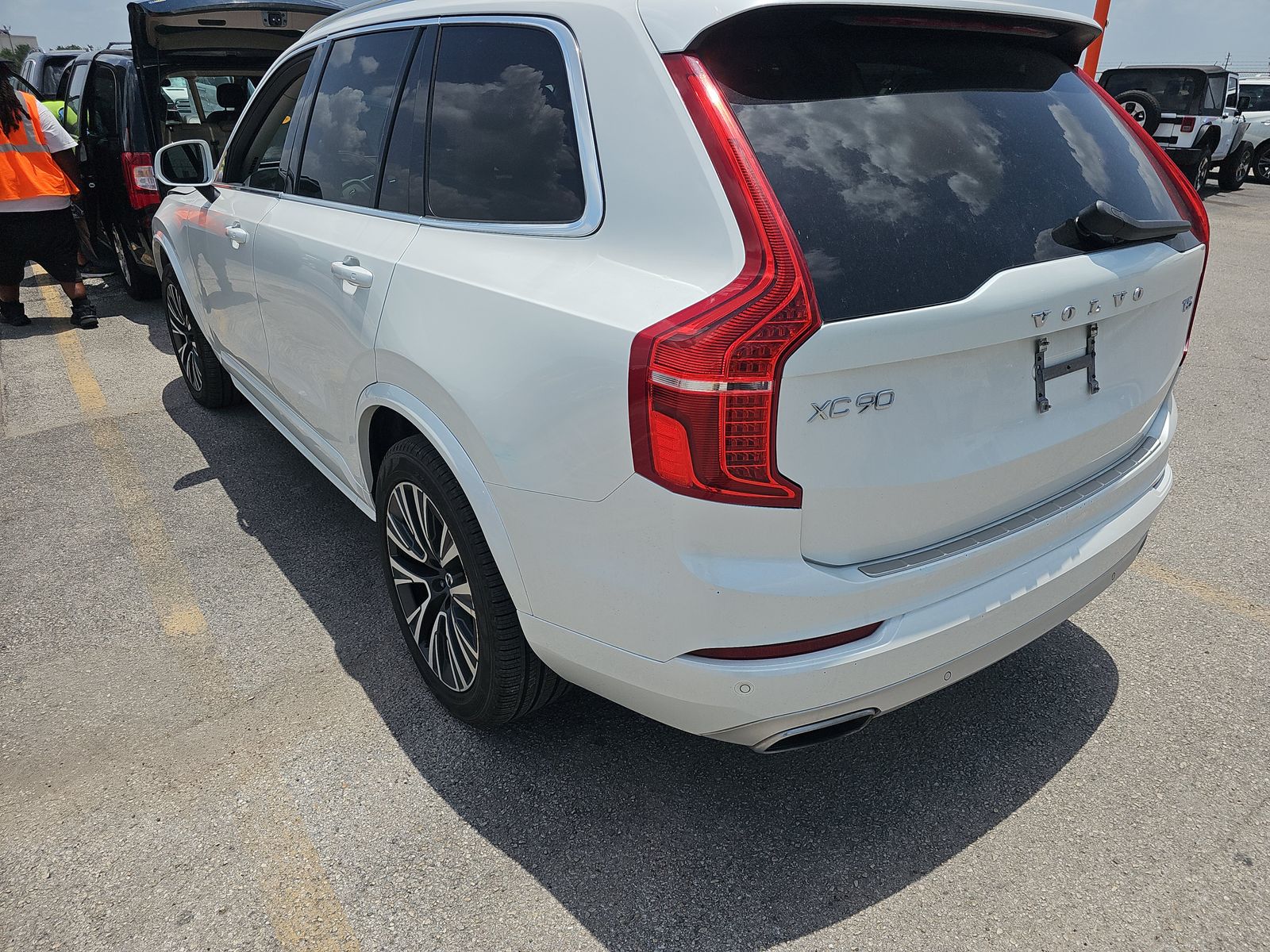 2020 Volvo XC90 T5 Momentum FWD