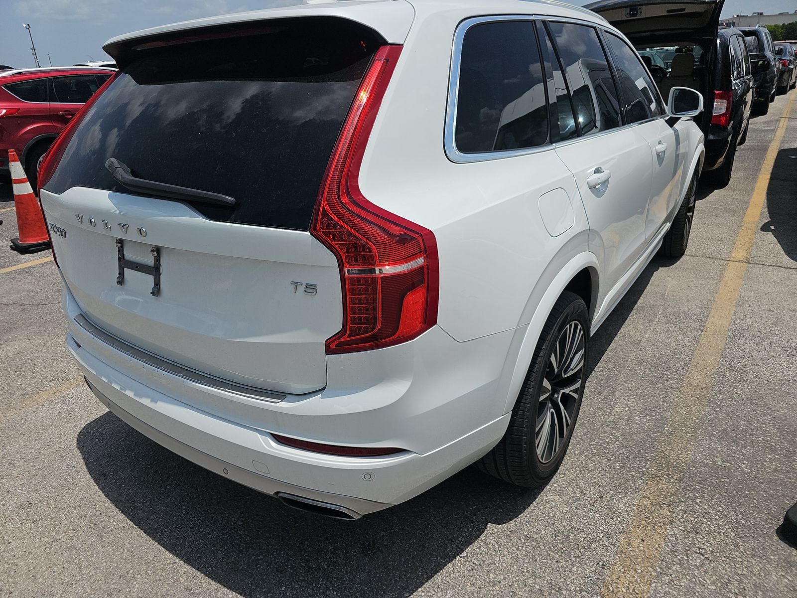 2020 Volvo XC90 T5 Momentum FWD