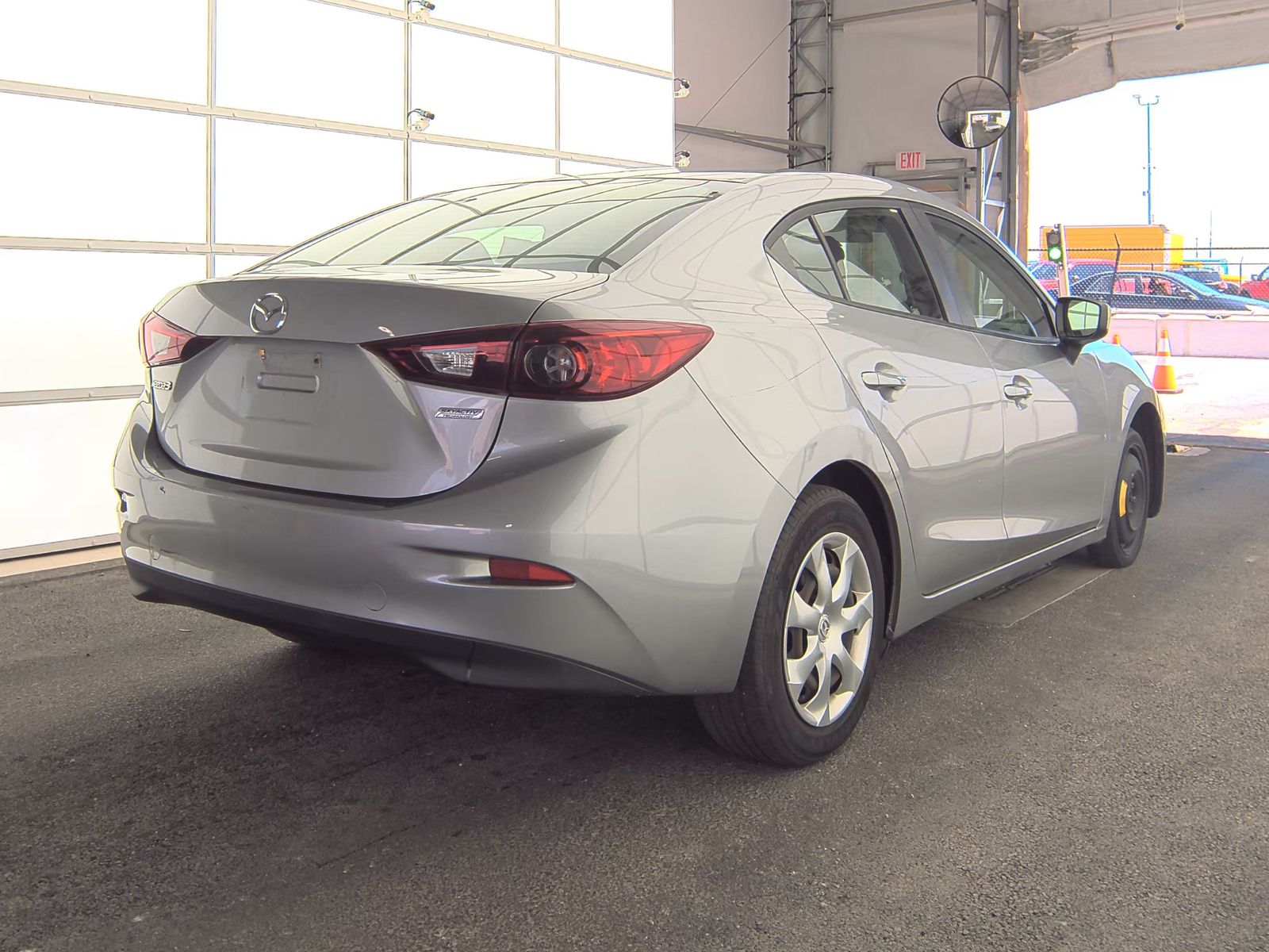 2015 MAZDA MAZDA3 i Sport FWD